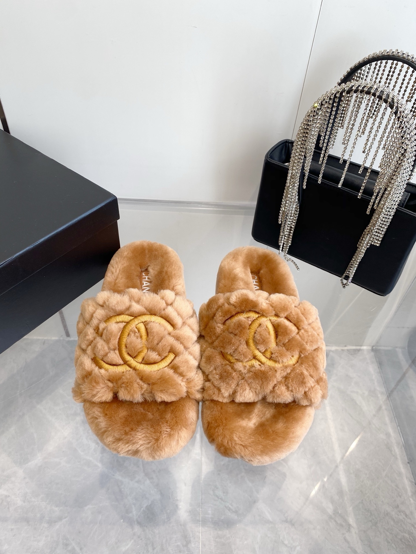 Premium Quilted Faux Fur Slippers – Chic Designer Style Slides