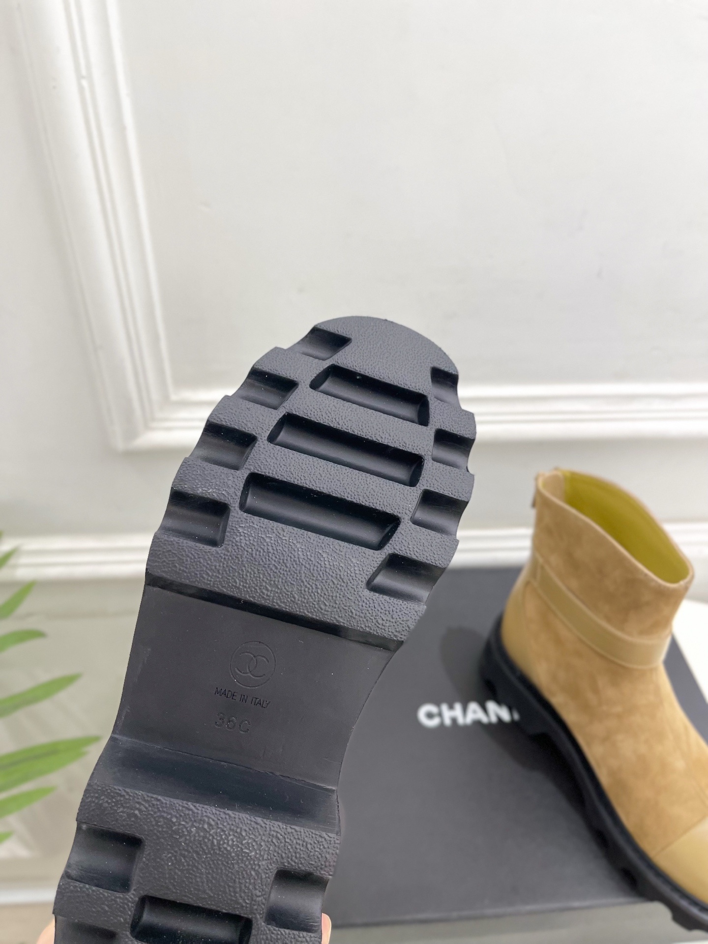 Pair of Chanel tan suede ankle boots with leather toe caps and chunky black lug soles - Hình 9