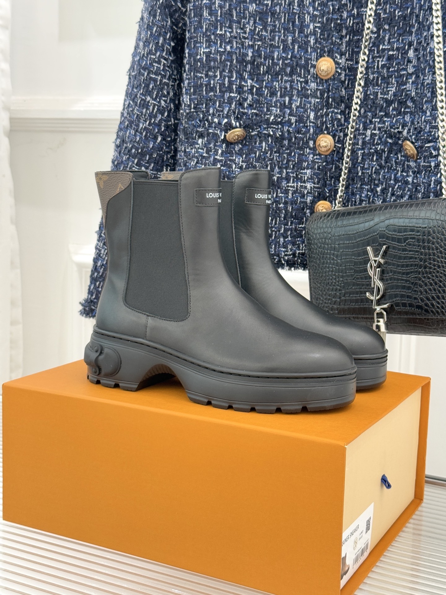 Louis Vuitton Territory Flat Chelsea Boots in Black Leather