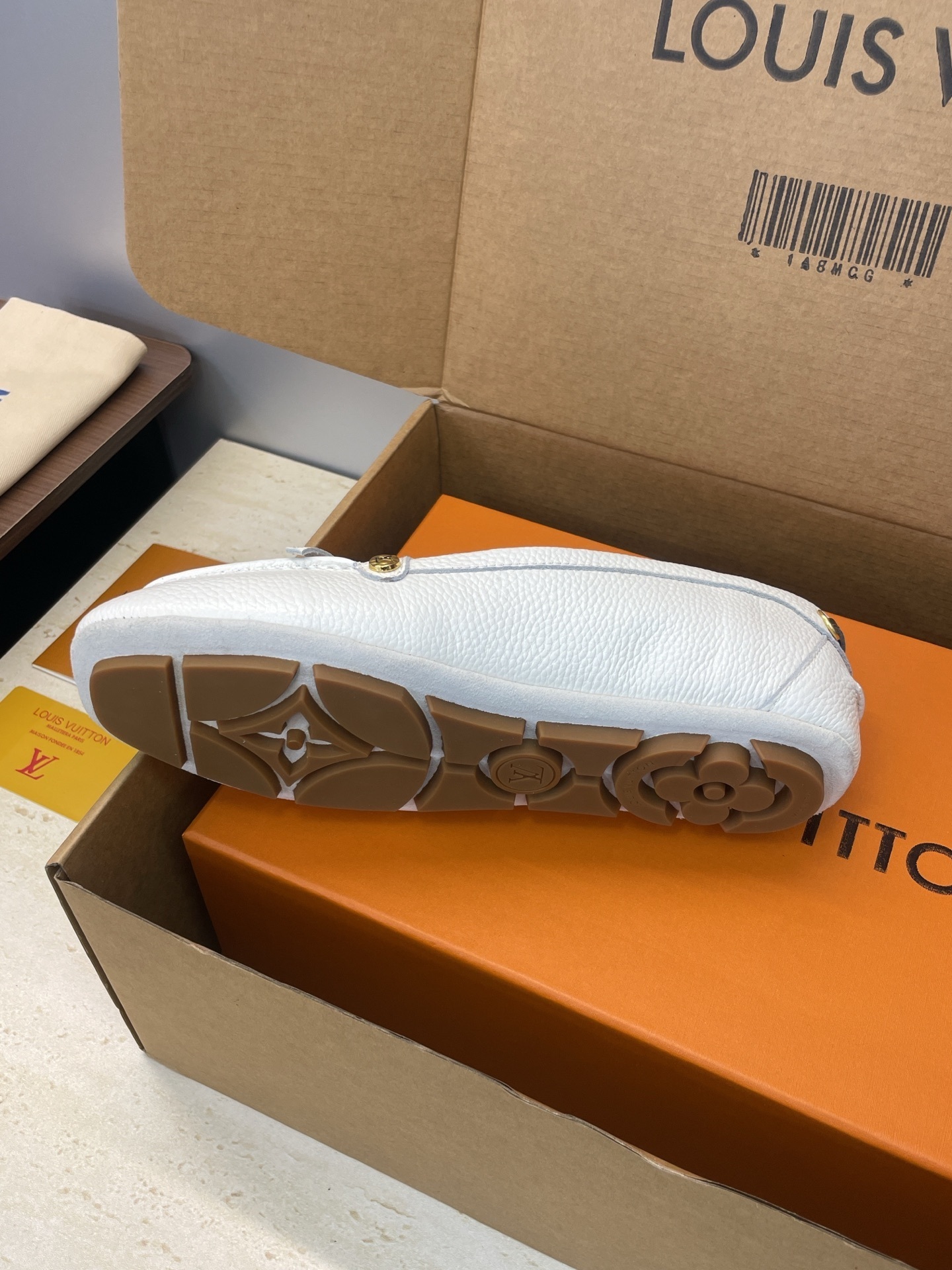 Louis Vuitton White Grained Leather Gloria Flat Loafers