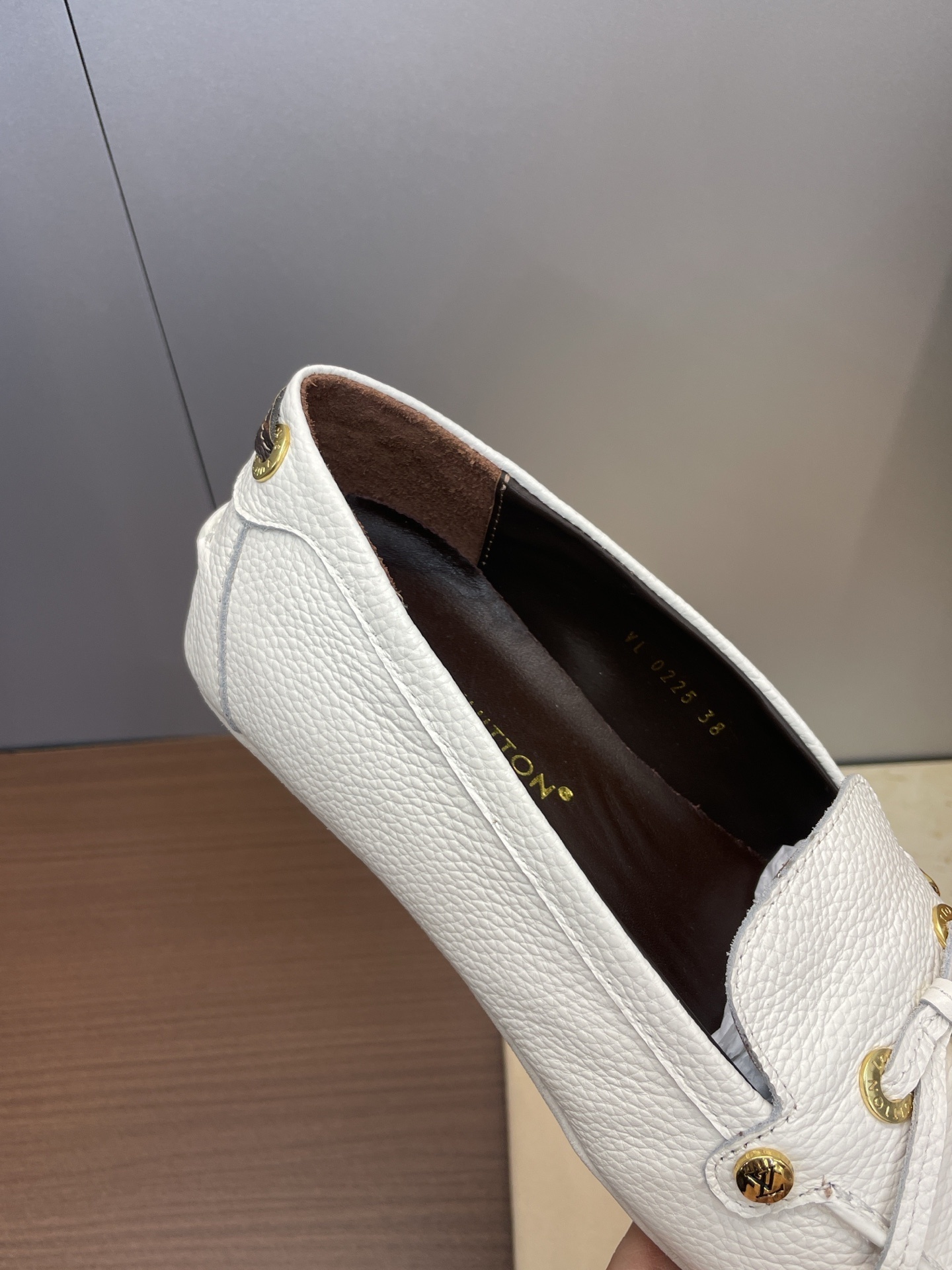 Louis Vuitton White Grained Leather Gloria Flat Loafers