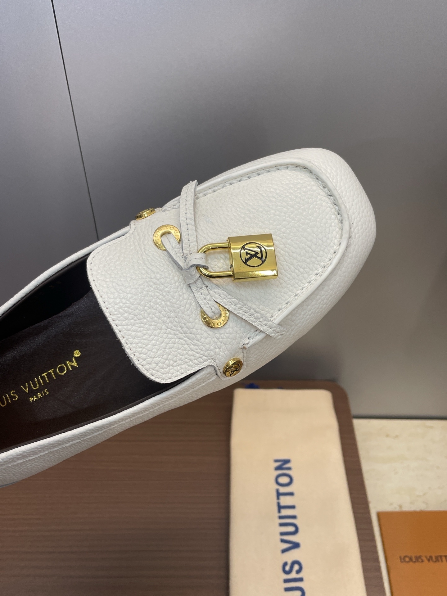 Louis Vuitton White Grained Leather Gloria Flat Loafers