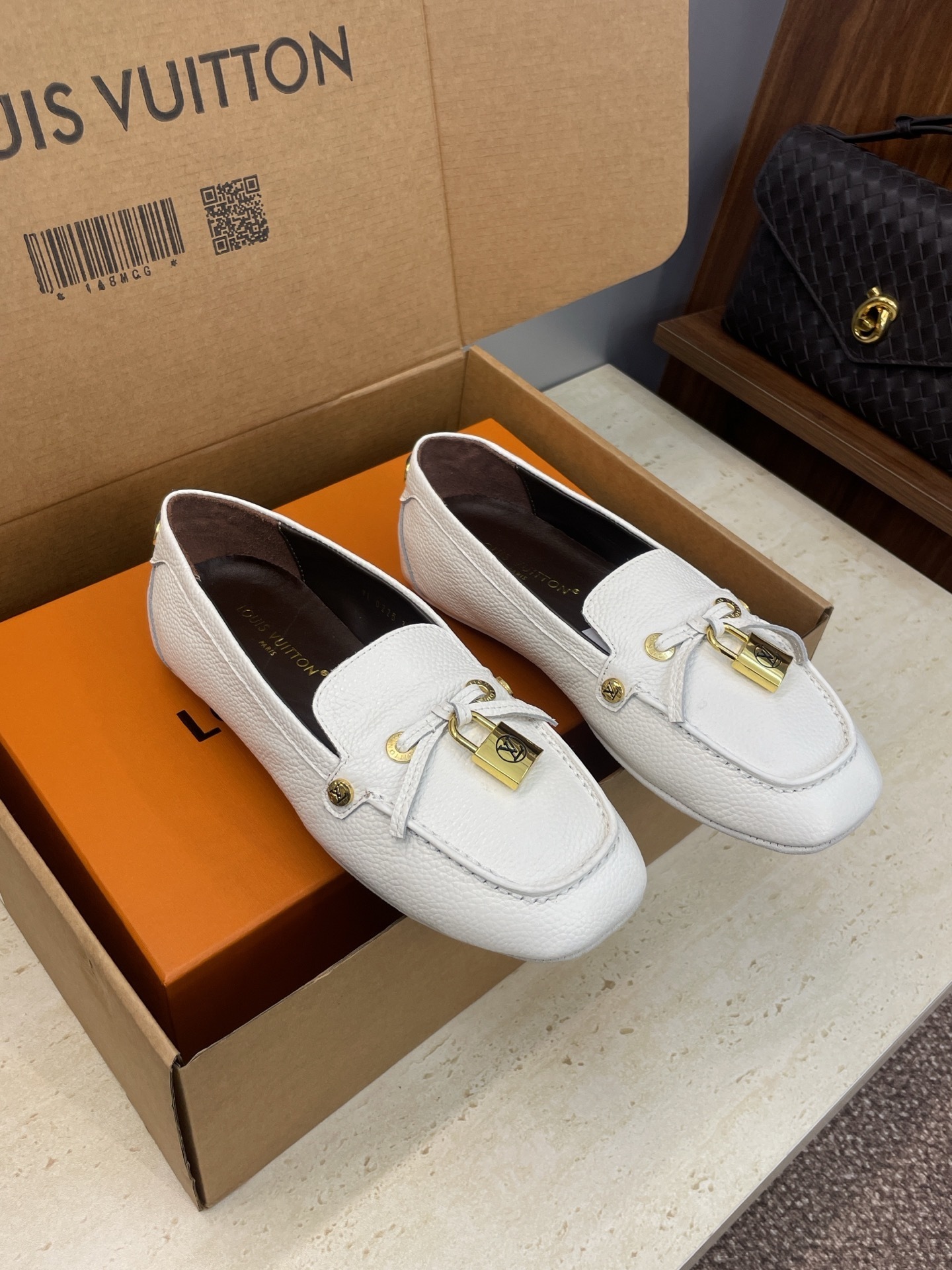 Louis Vuitton White Grained Leather Gloria Flat Loafers