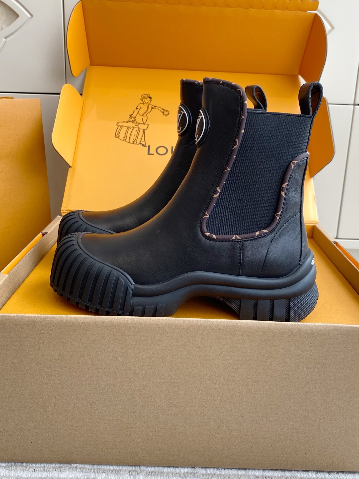 Louis Vuitton Territory Flat Ranger Black Rubber Rain Boots