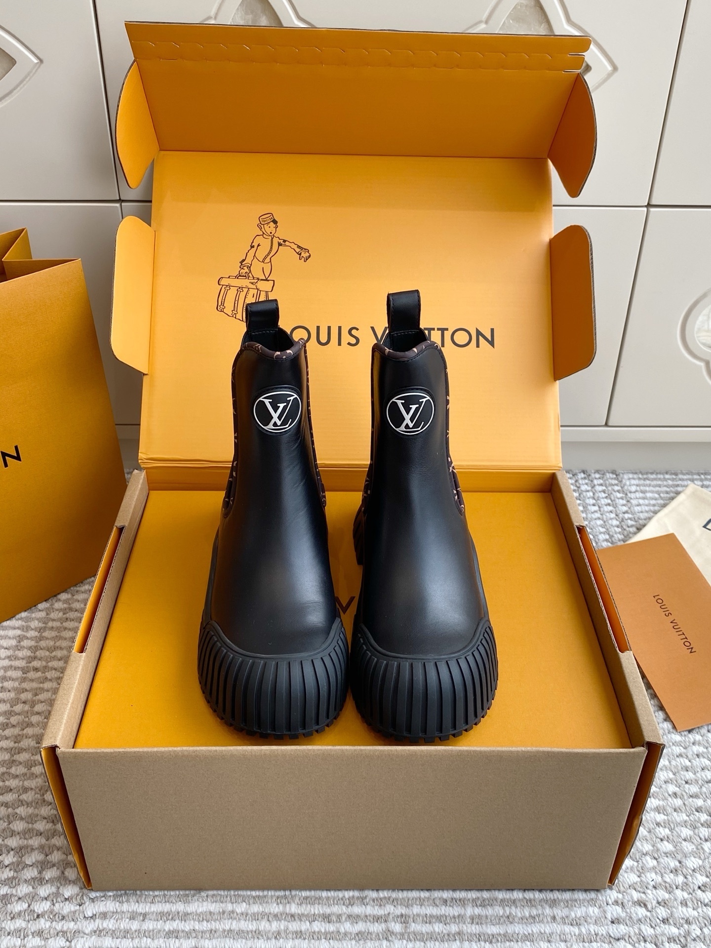 Louis Vuitton Territory Flat Ranger Black Rubber Rain Boots