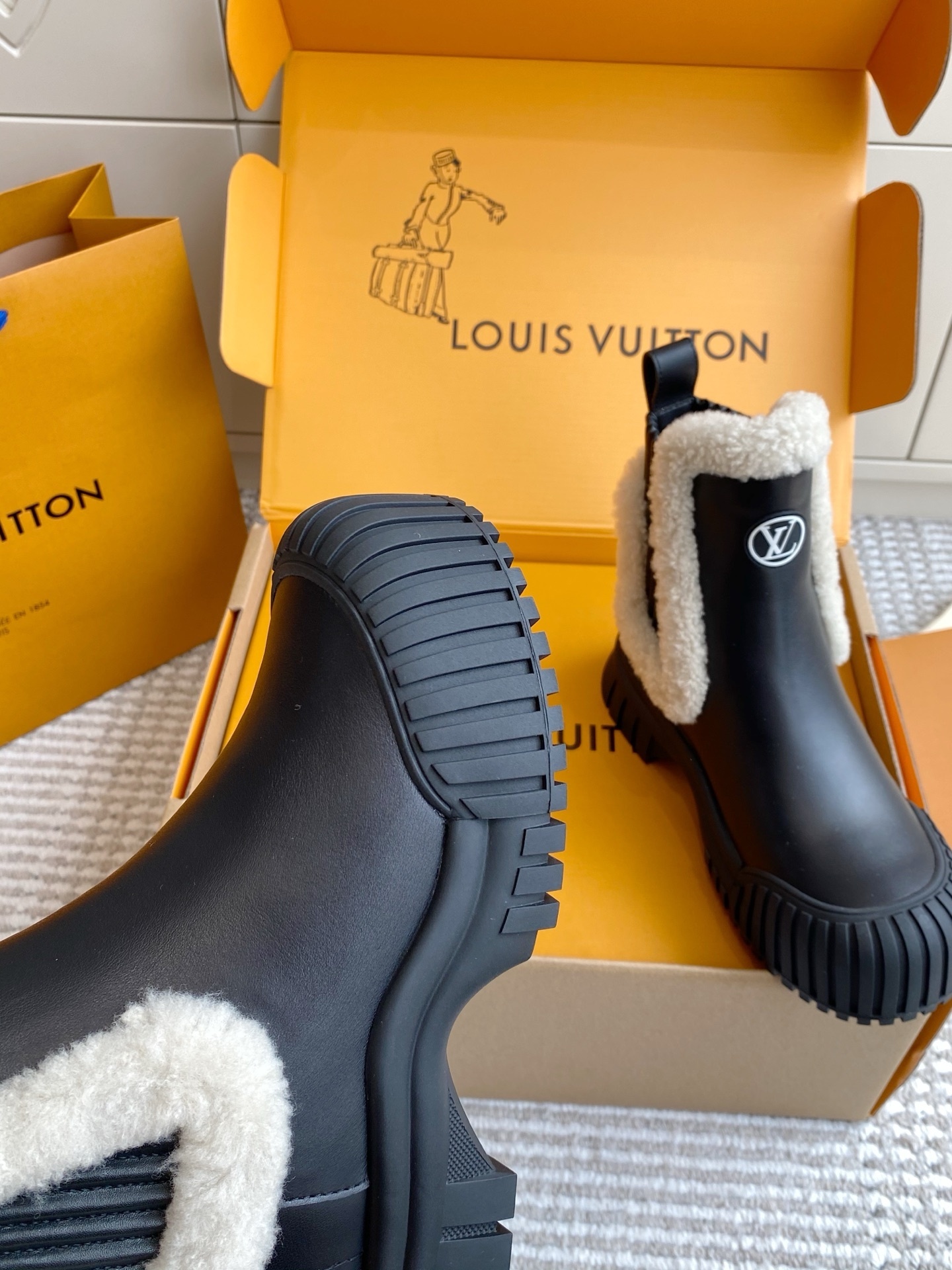 Louis Vuitton Black Shearling Lined Ankle Winter Boots
