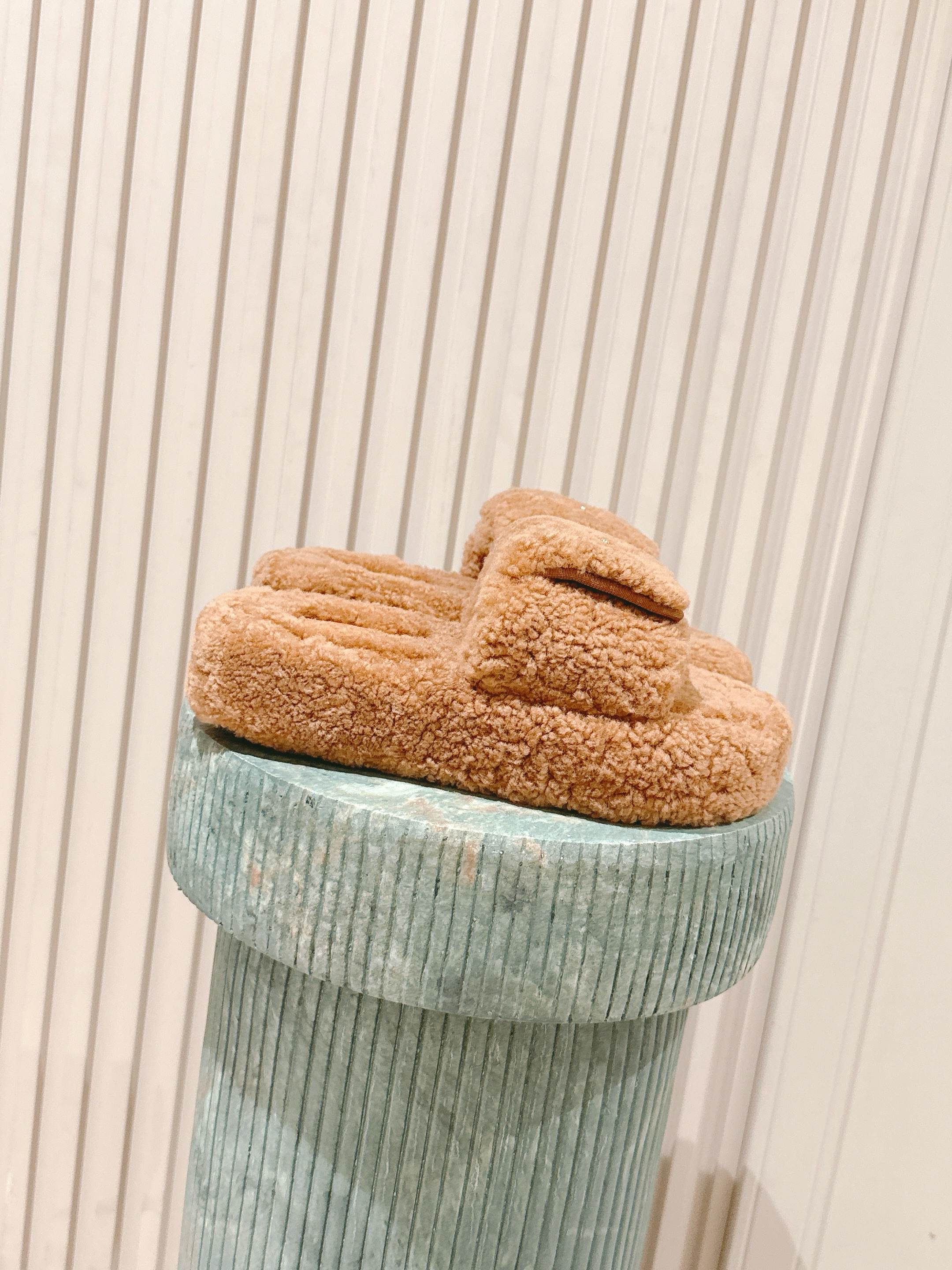 Chanel Shearling Fur Slides – Elegant Camel Comfort Slippers