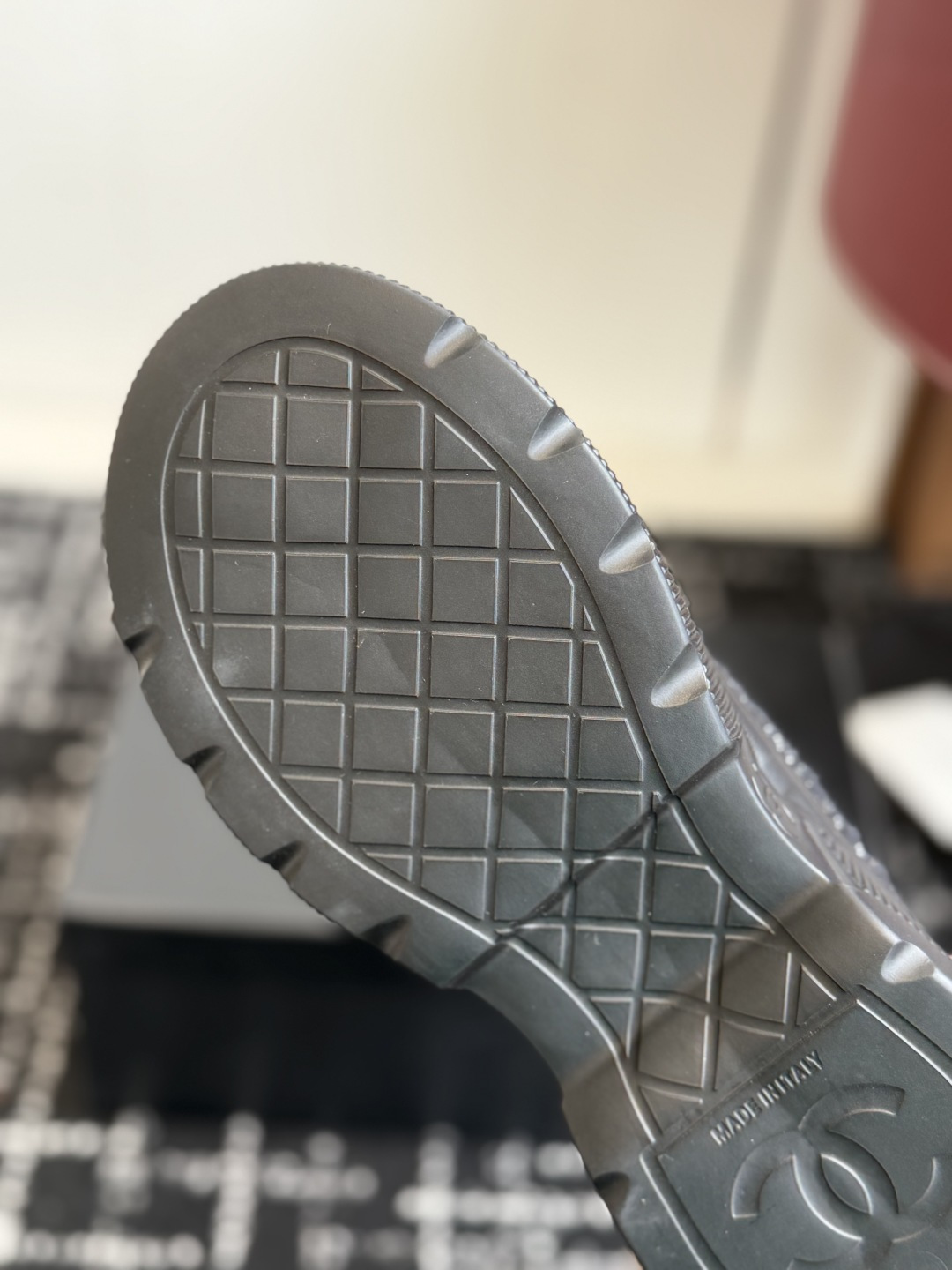 Pair of Chanel black and white sneakers covered in sparkling crystals with CC logo on the toe cap. - Hình 9