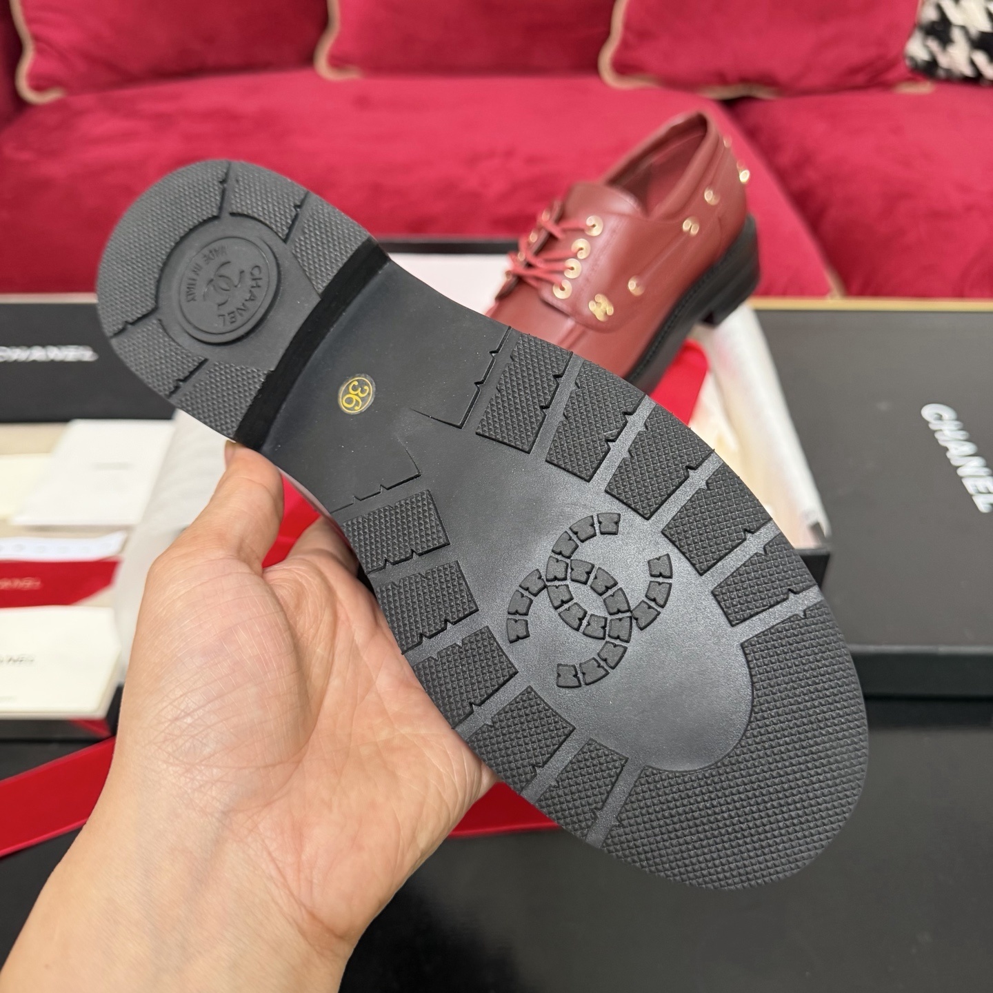 Chanel burgundy leather lace-up loafers with gold CC logo hardware and original luxury packaging - Hình 9
