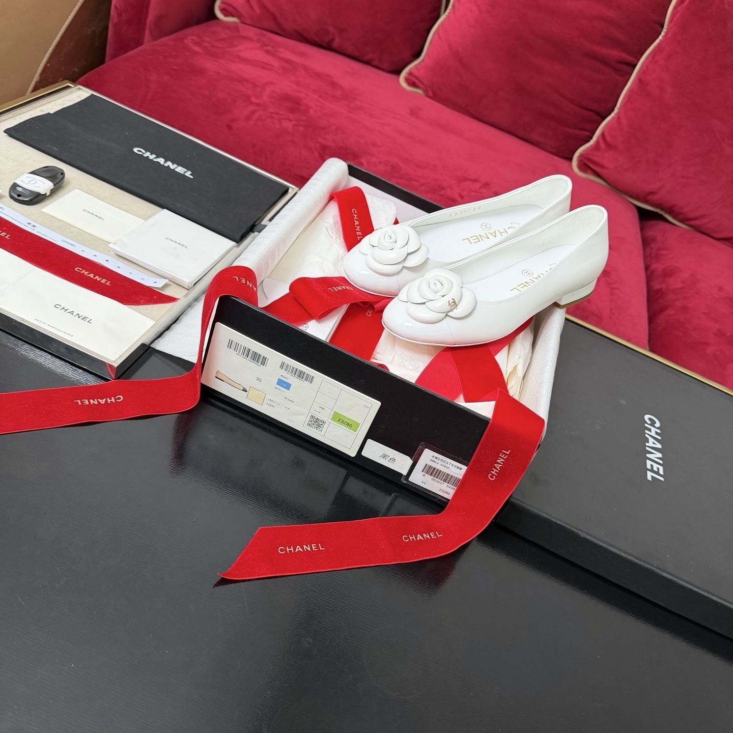 Chanel Camellia White Leather Ballet Flats – Elegant CC Logo Shoes