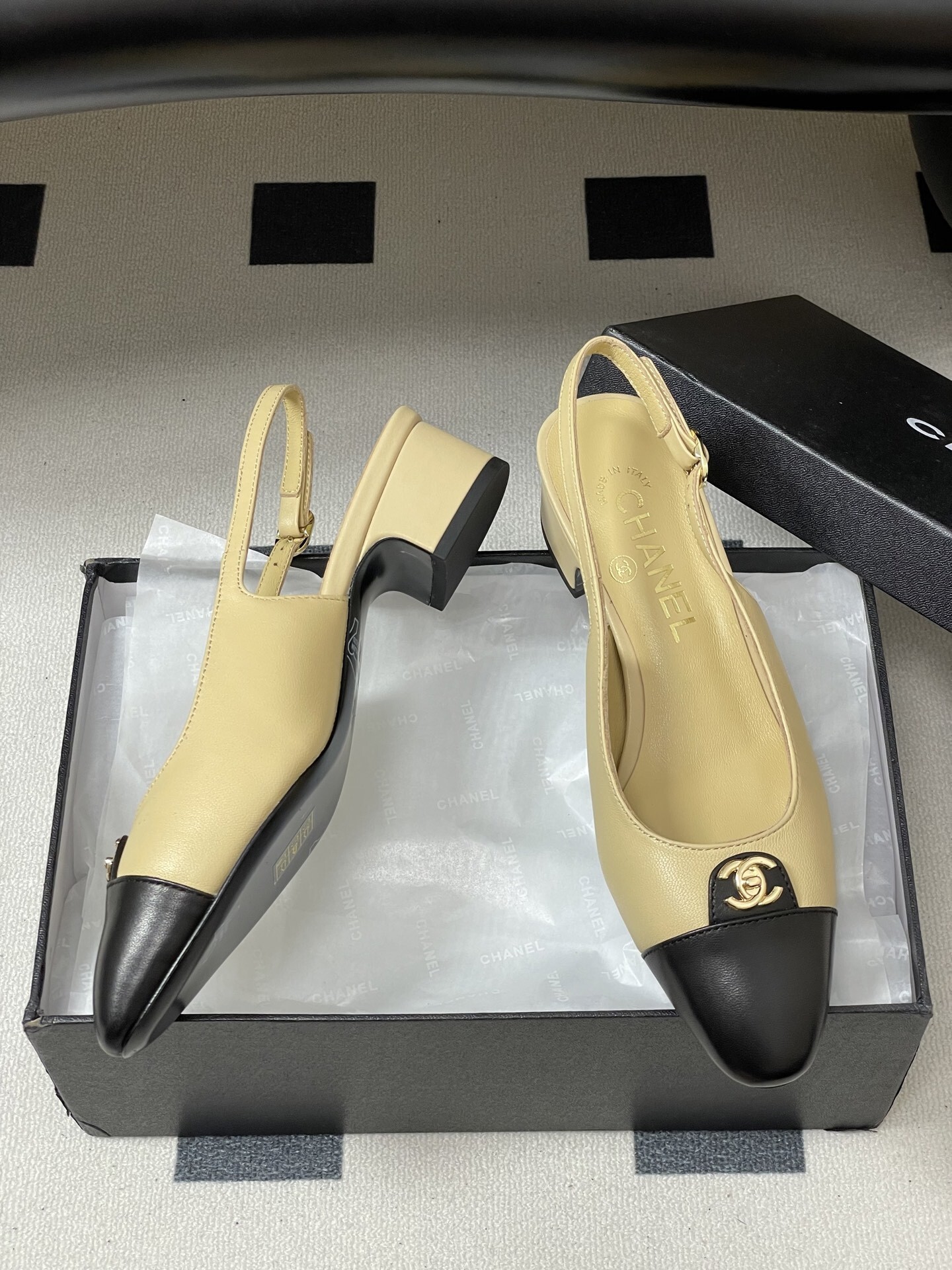 Classic Chanel Two-Tone Slingback Block Heel Pumps - Beige & Black
