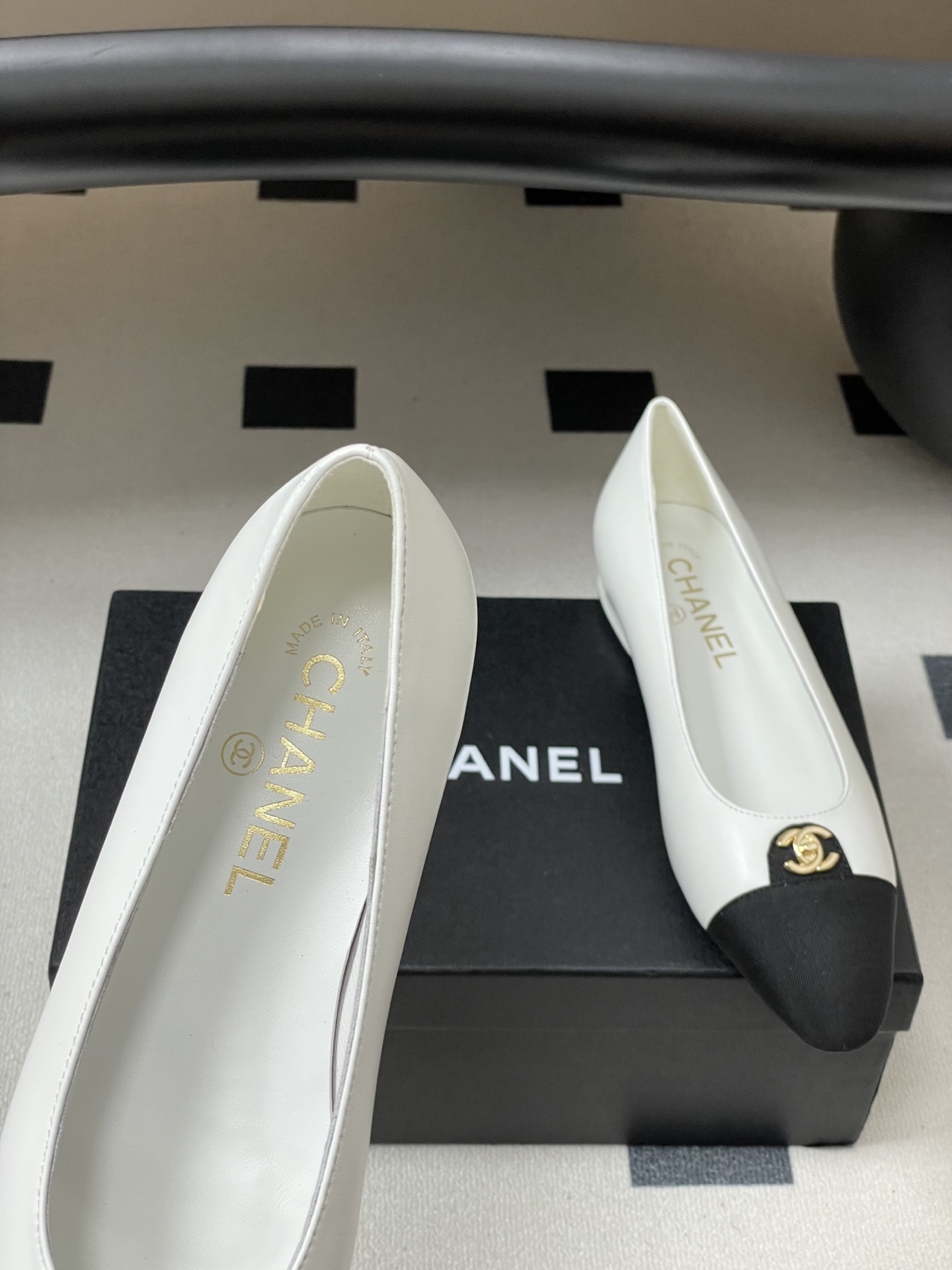 Chanel White Leather Cap-Toe Ballet Flats with Gold CC Logo