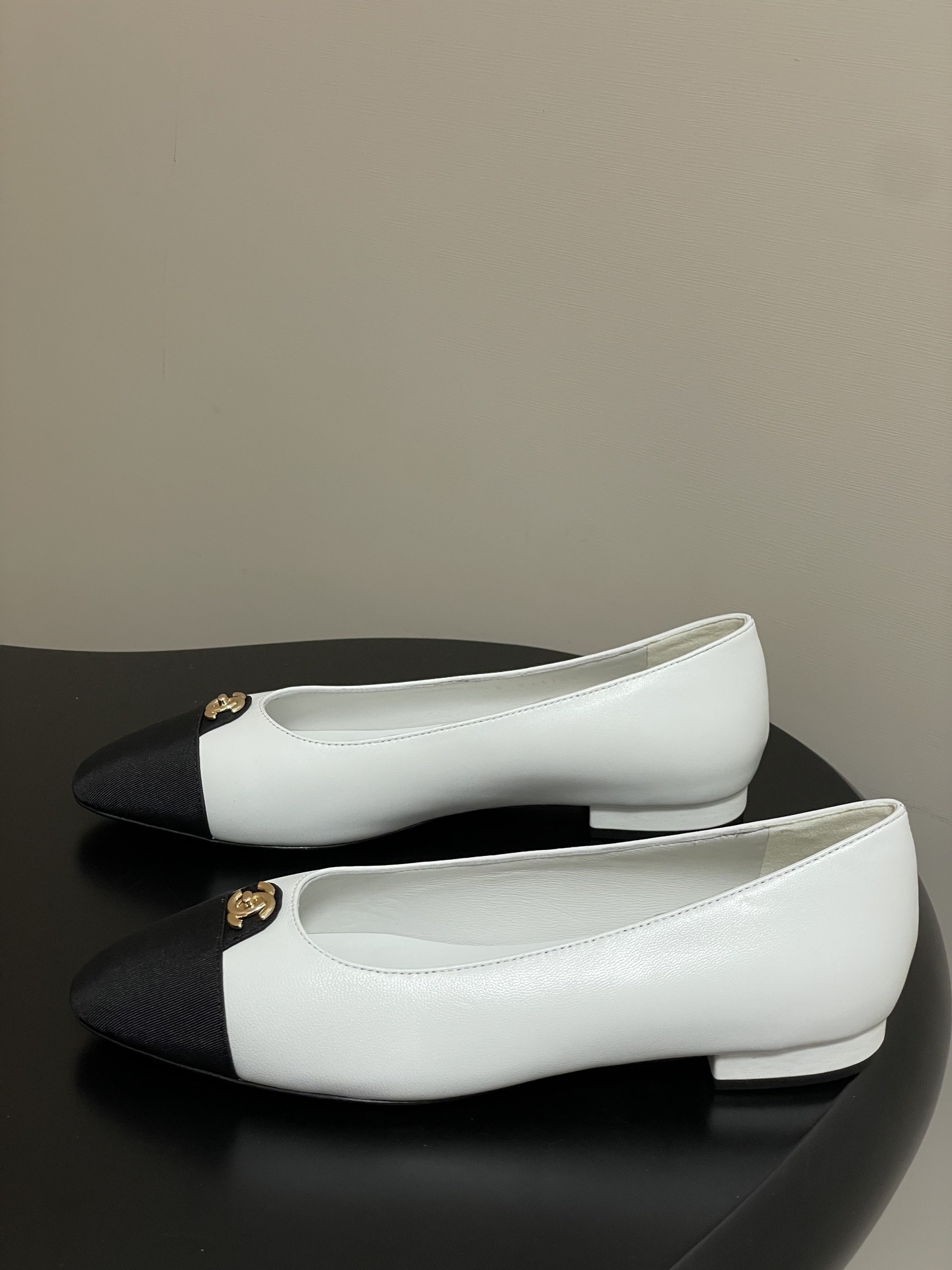 Chanel White Leather Cap-Toe Ballet Flats with Gold CC Logo