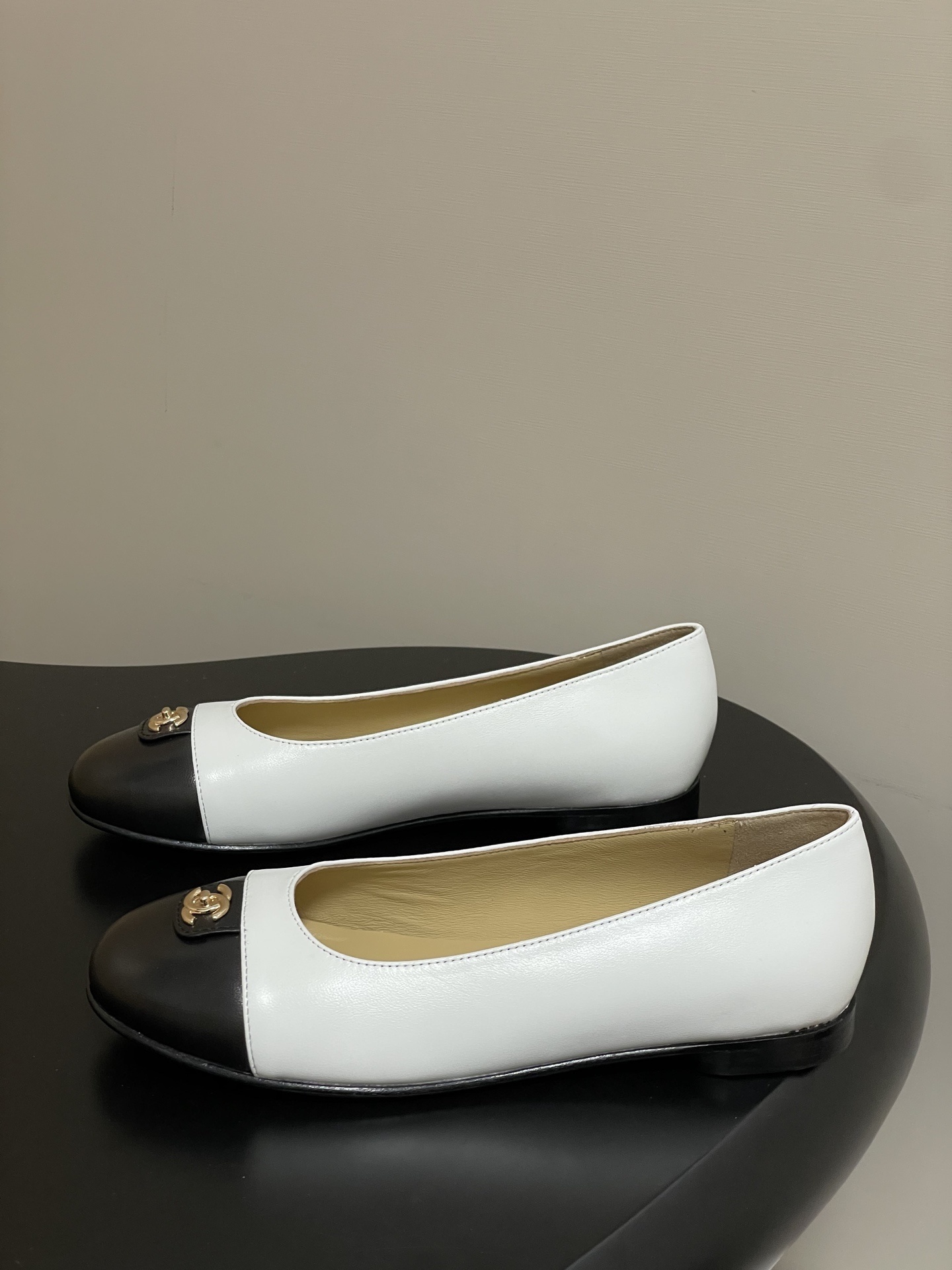 Chanel Classic Two-Tone Leather Ballet Flats - White & Black