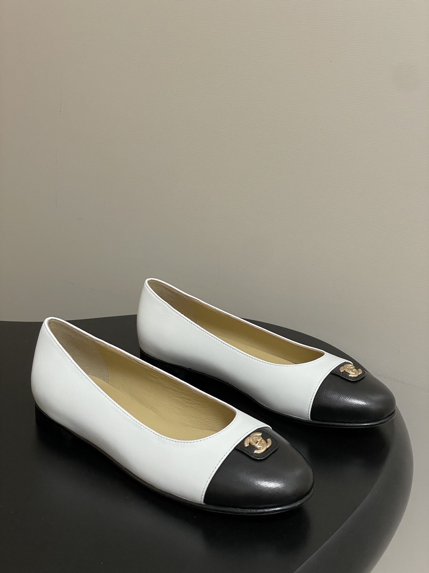 Chanel Classic Two-Tone Leather Ballet Flats – White & Black