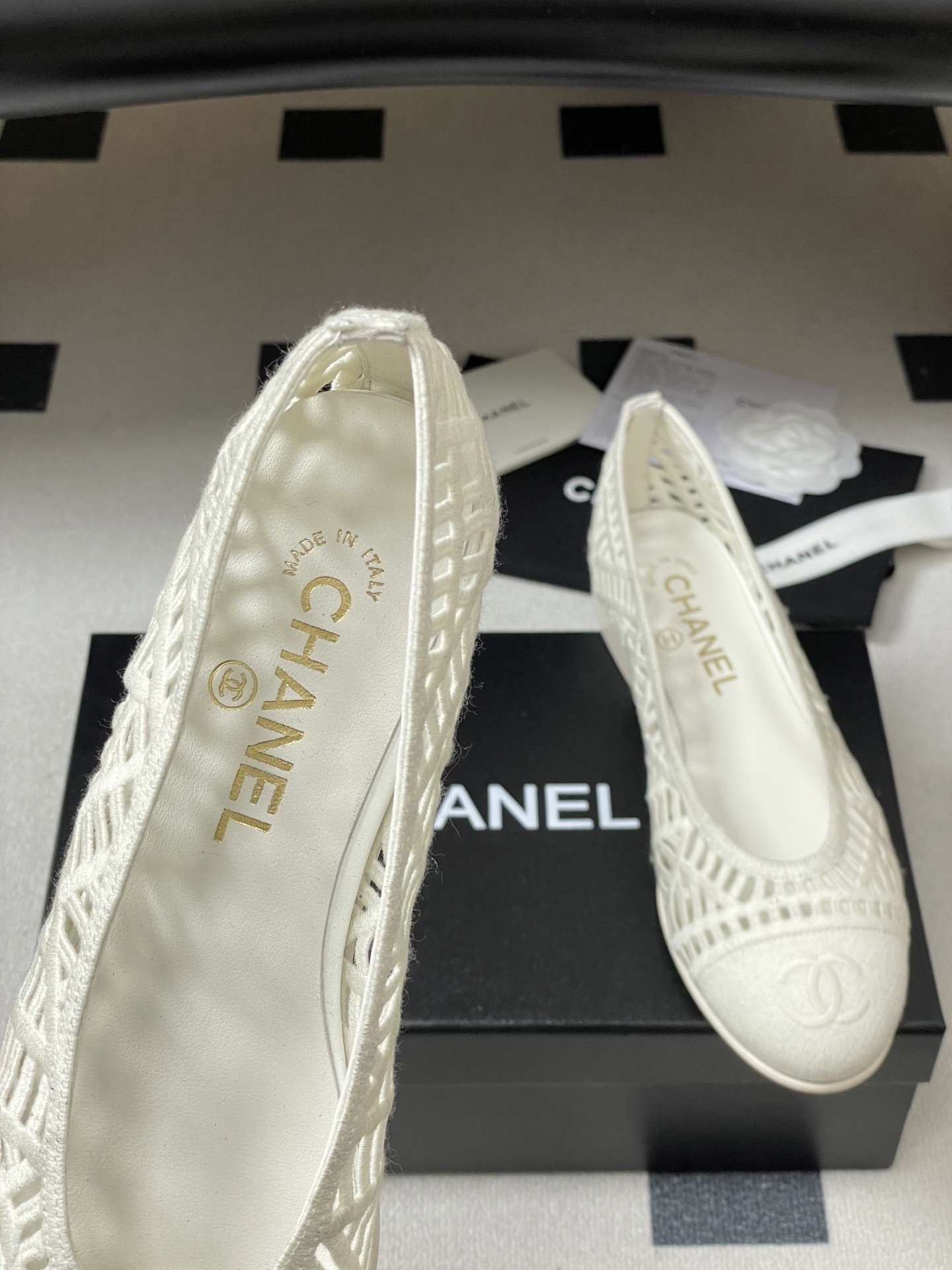 Chanel White Mesh Ballet Flats with CC Logo - Elegant Design