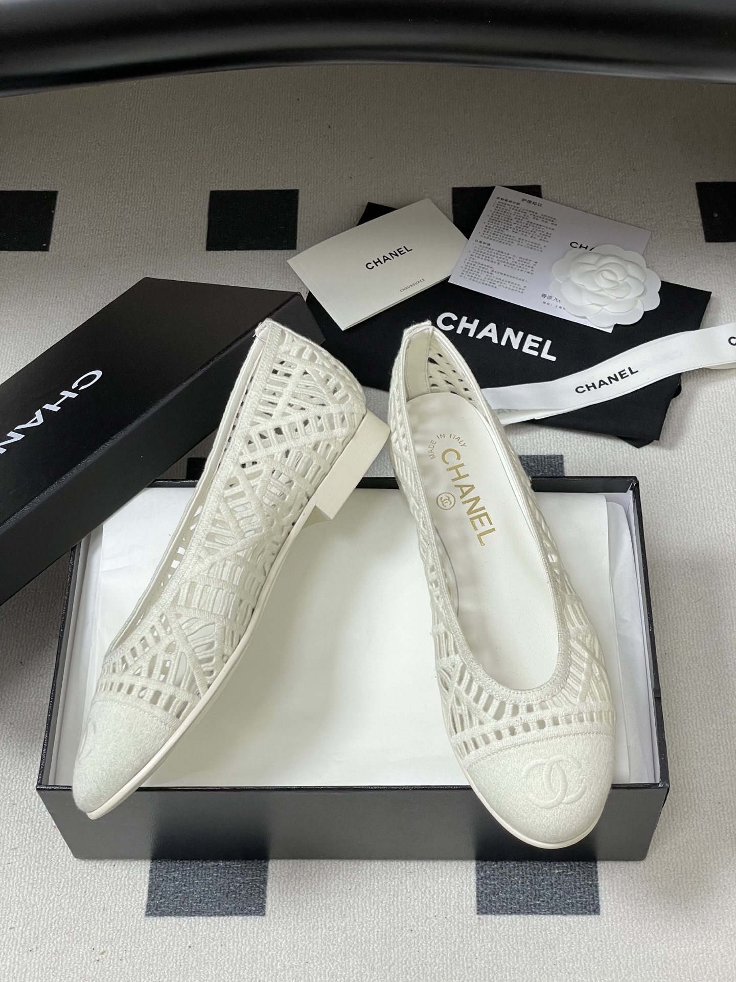 Chanel White Mesh Ballet Flats with CC Logo - Elegant Design