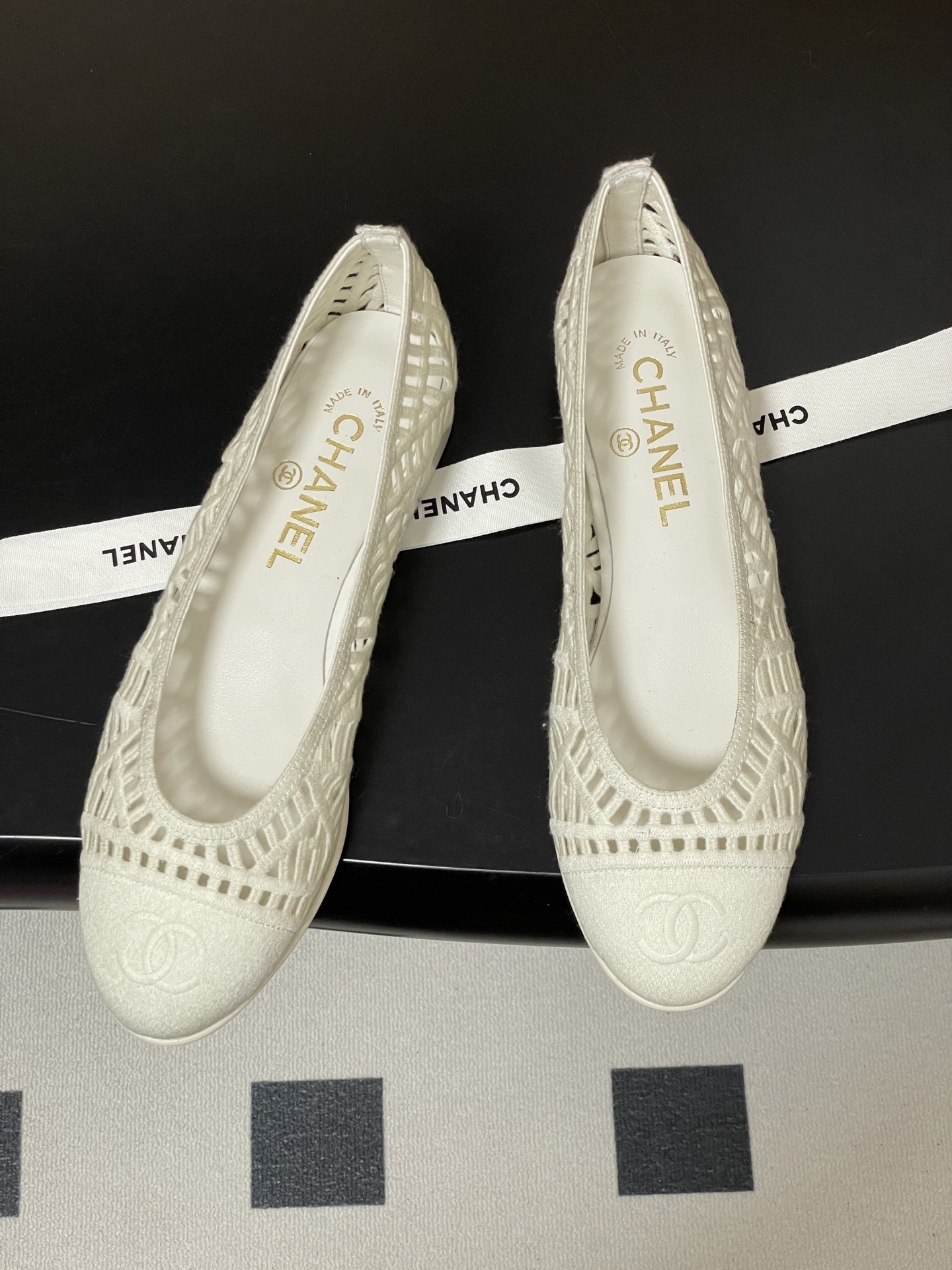 Chanel White Mesh Ballet Flats with CC Logo - Elegant Design