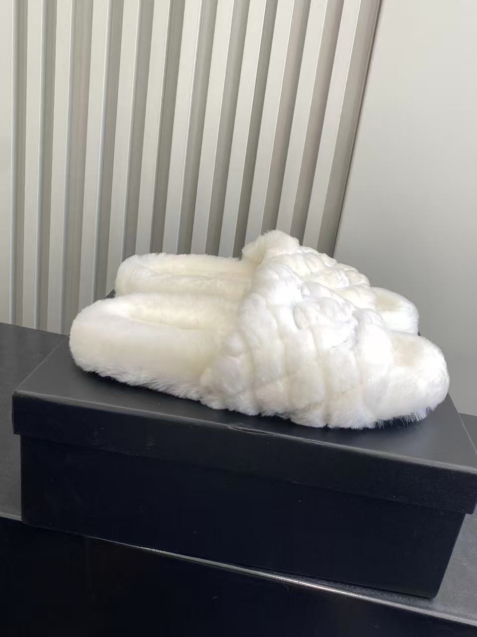 Luxury White Faux Fur Quilted Slides – Elegant Designer Slippers
