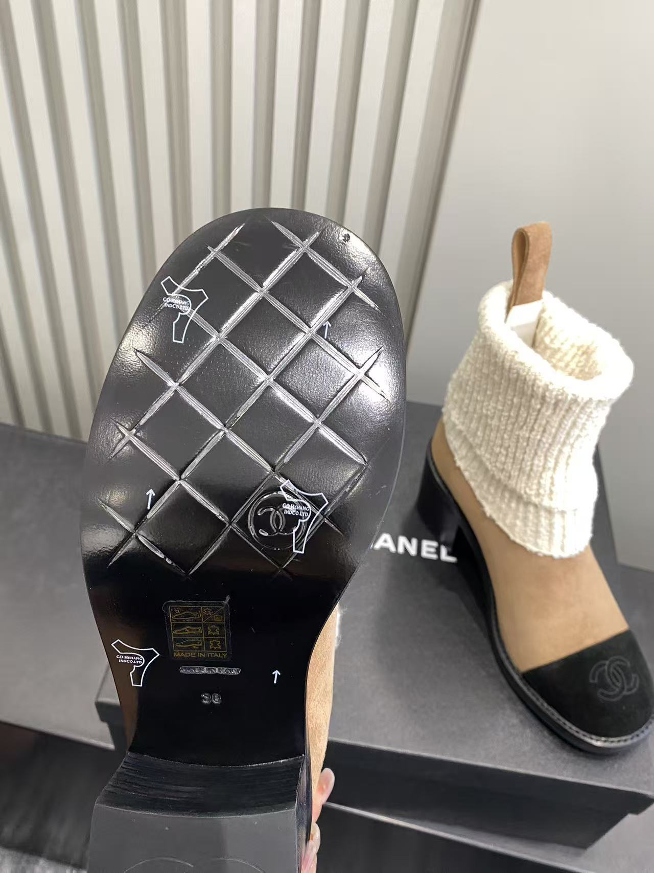 Luxury Two-Tone Suede Ankle Boots with Knit Collar