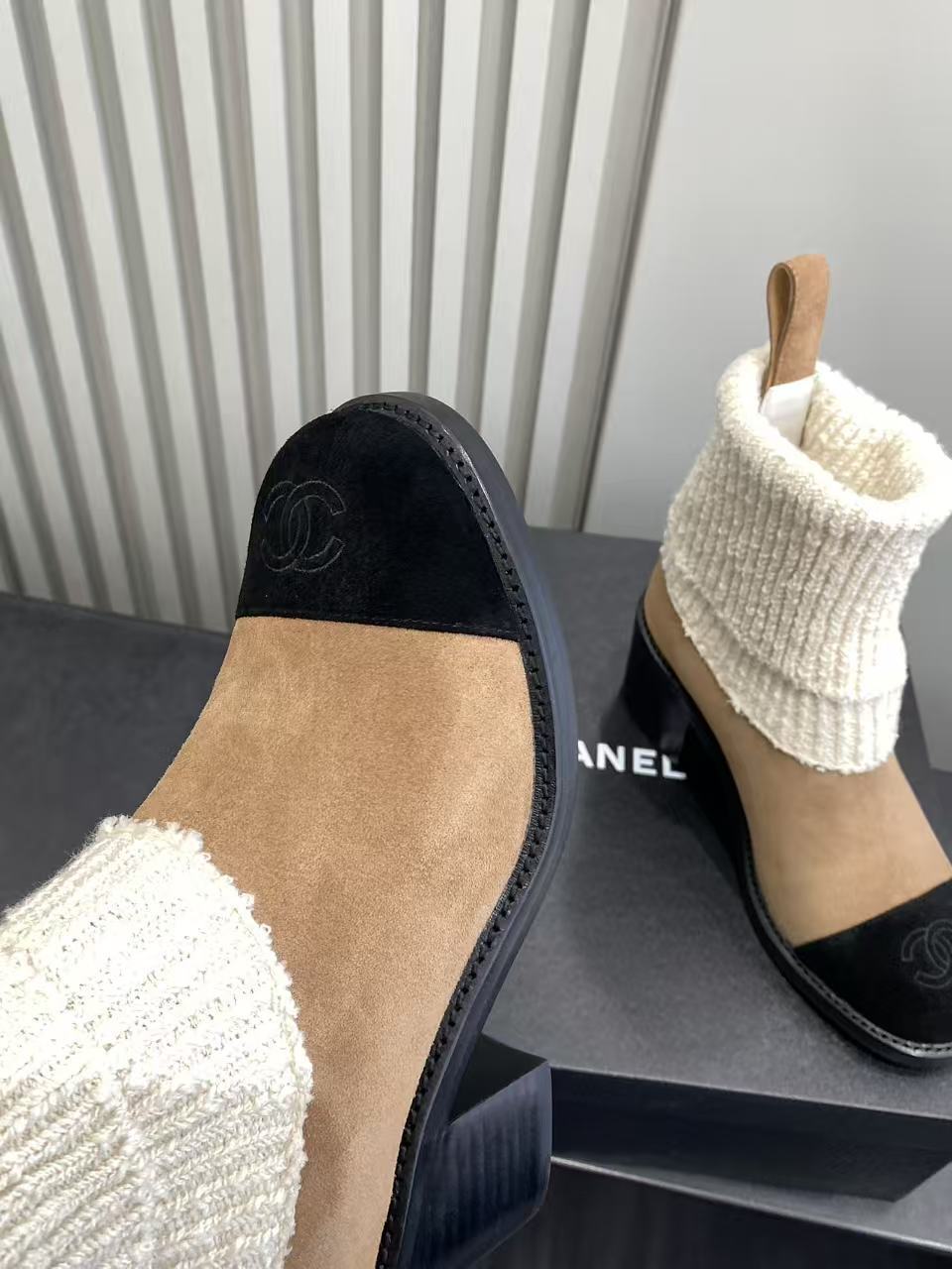 Luxury Two-Tone Suede Ankle Boots with Knit Collar