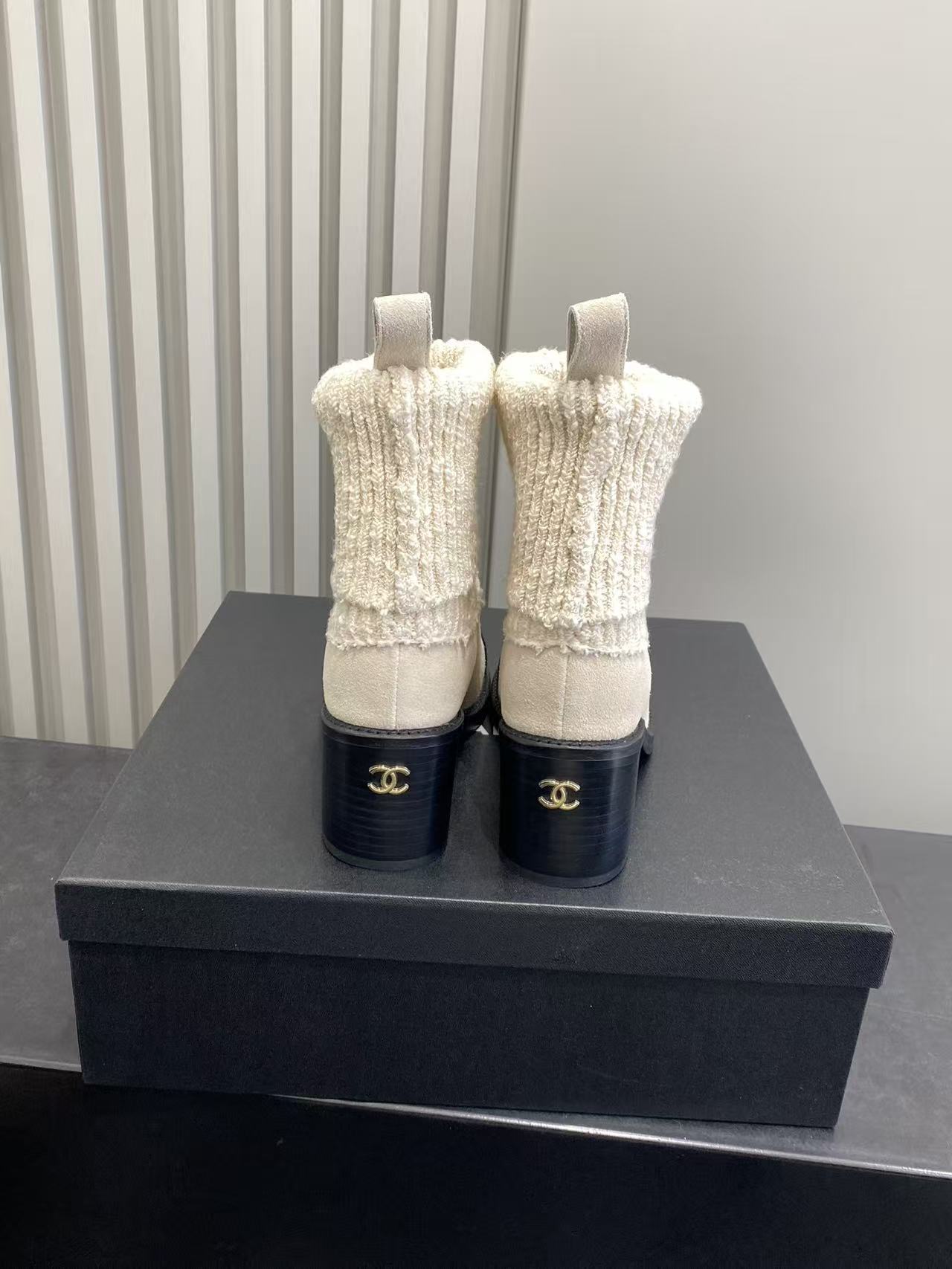 Luxury Two-Tone Suede & Ribbed Knit Ankle Boots - Elegant Cap Toe