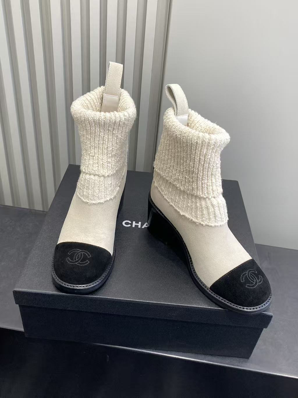 Luxury Two-Tone Suede & Ribbed Knit Ankle Boots - Elegant Cap Toe