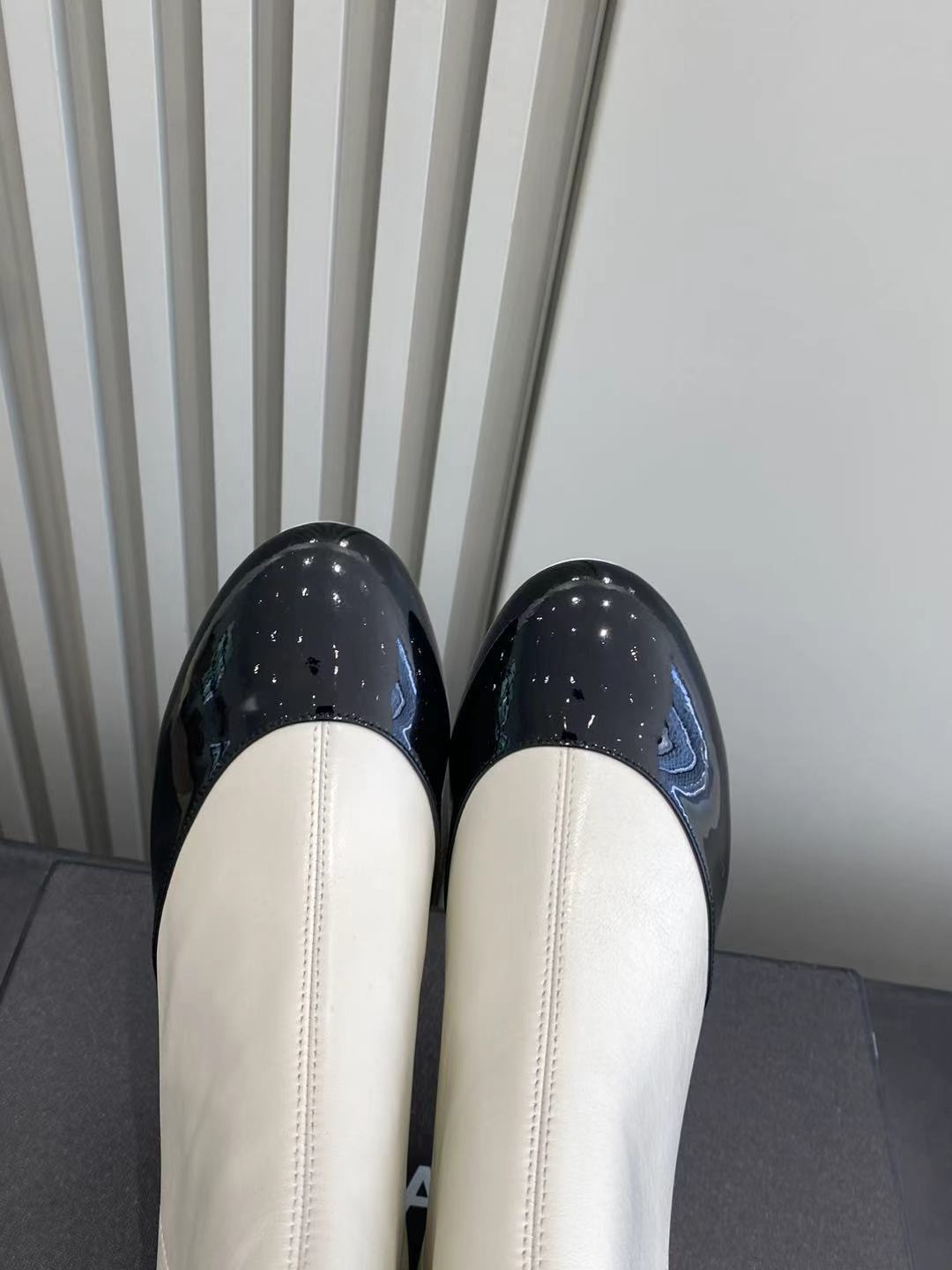 Elegant Two-Tone Ruffle Ankle Boots - Chic Block Heel Designer Style