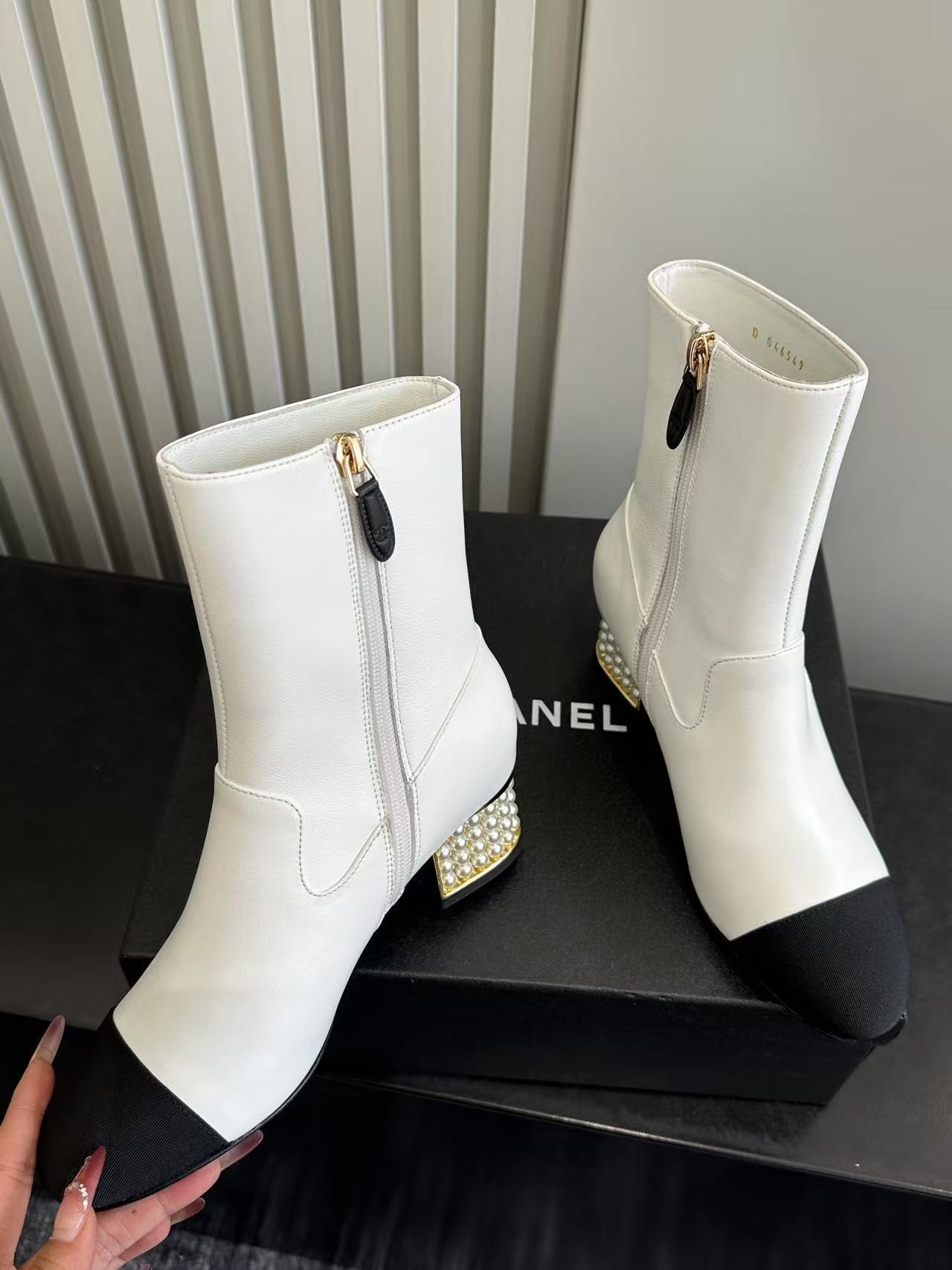 Luxury Pearl Block Heel Two-Tone Leather Ankle Boots
