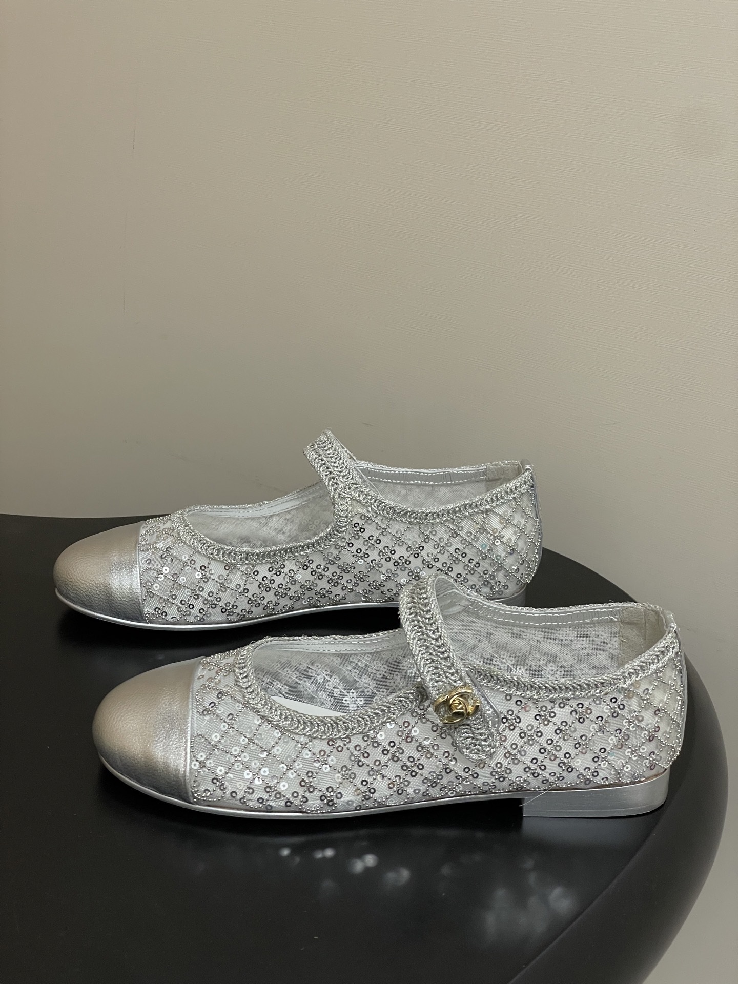 Luxury Silver Sequined Mary Jane Flats for Girls - Elegant Party Shoes