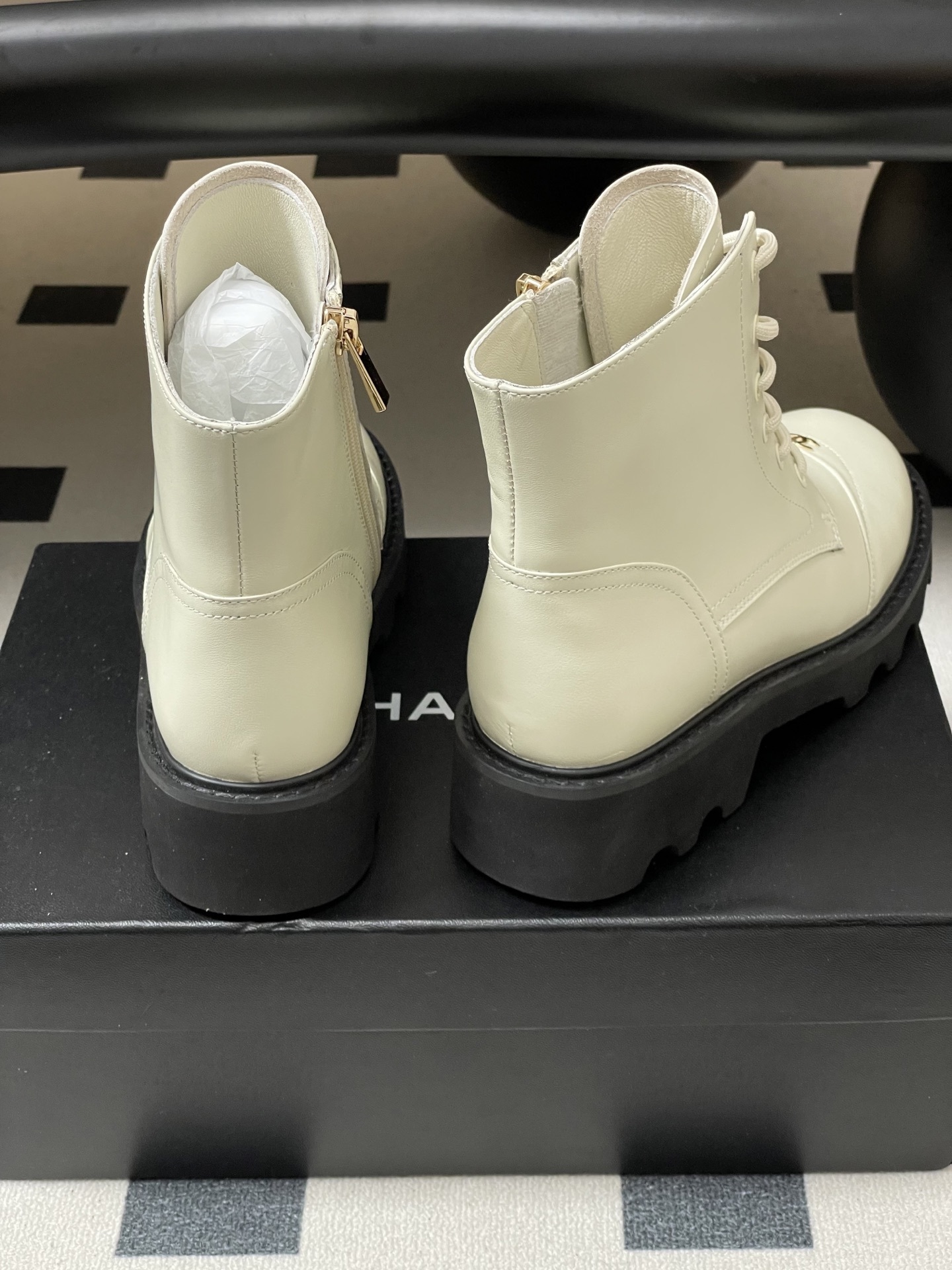 Luxury Cream Leather Combat Boots - Chunky Lug Sole Lace-Up