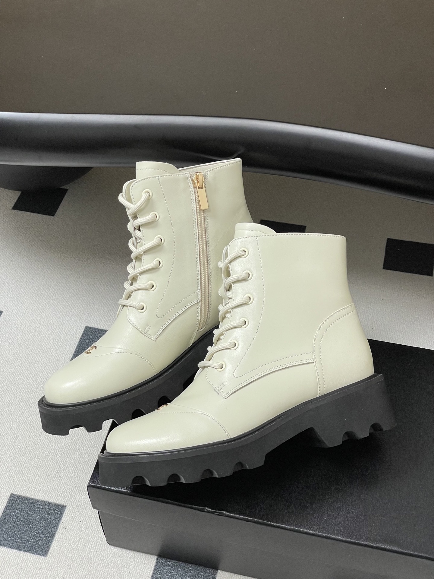 Luxury Cream Leather Combat Boots - Chunky Lug Sole Lace-Up