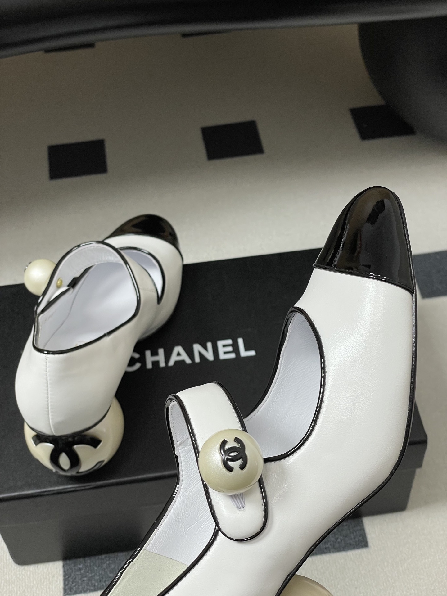 Chanel White Leather Mary Jane Pumps with Iconic Pearl Heel