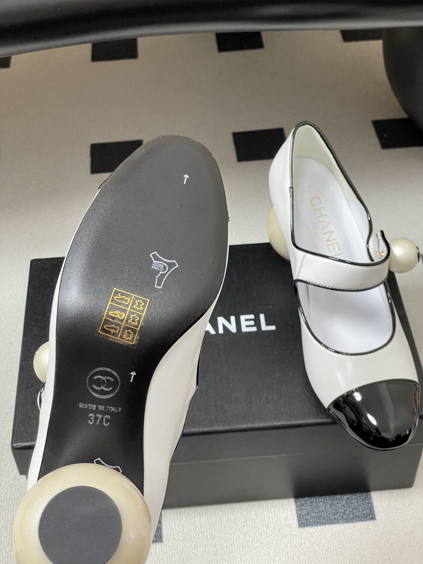 Chanel White Leather Mary Jane Pumps with Iconic Pearl Heel