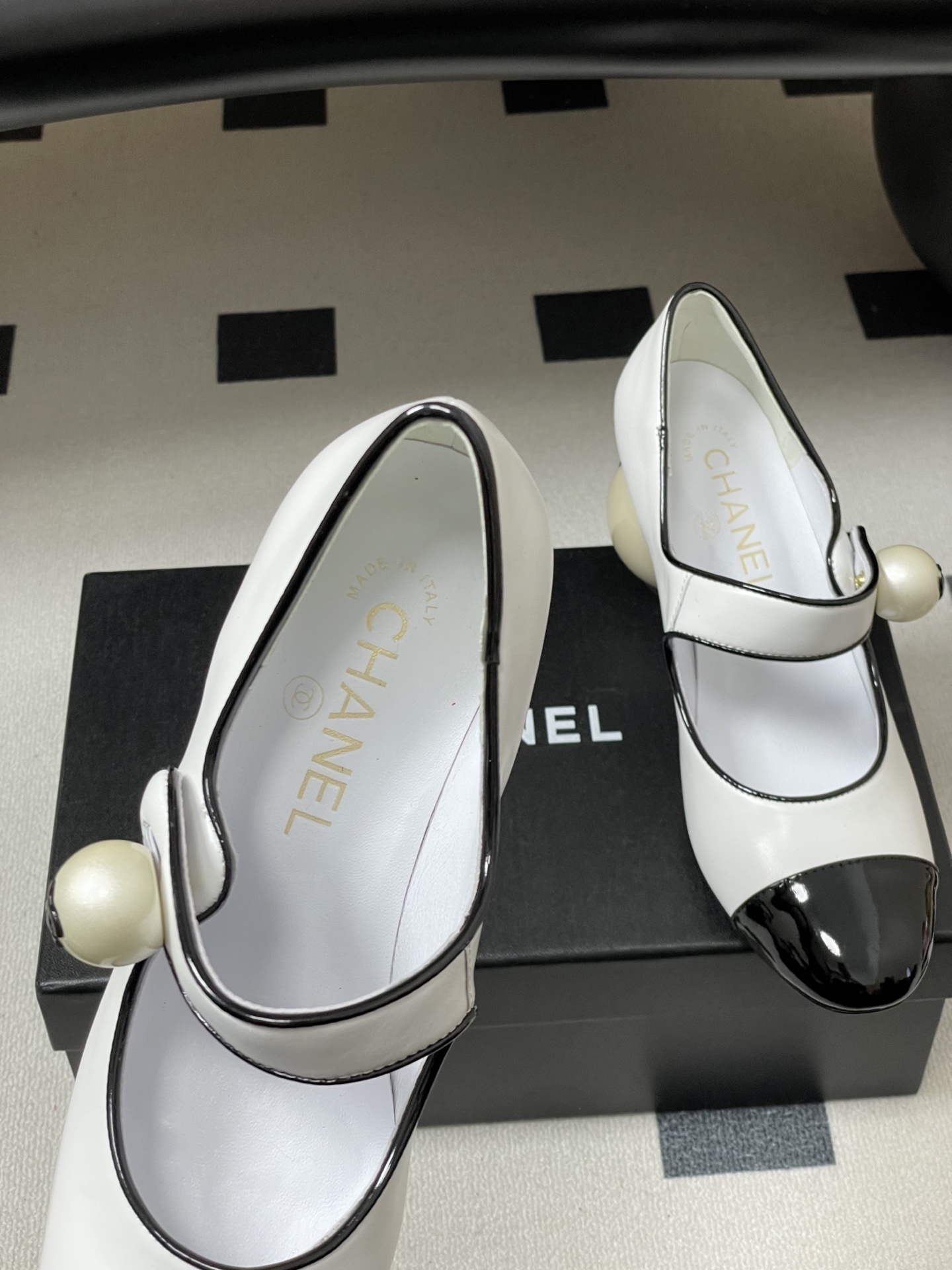 Chanel White Leather Mary Jane Pumps with Iconic Pearl Heel