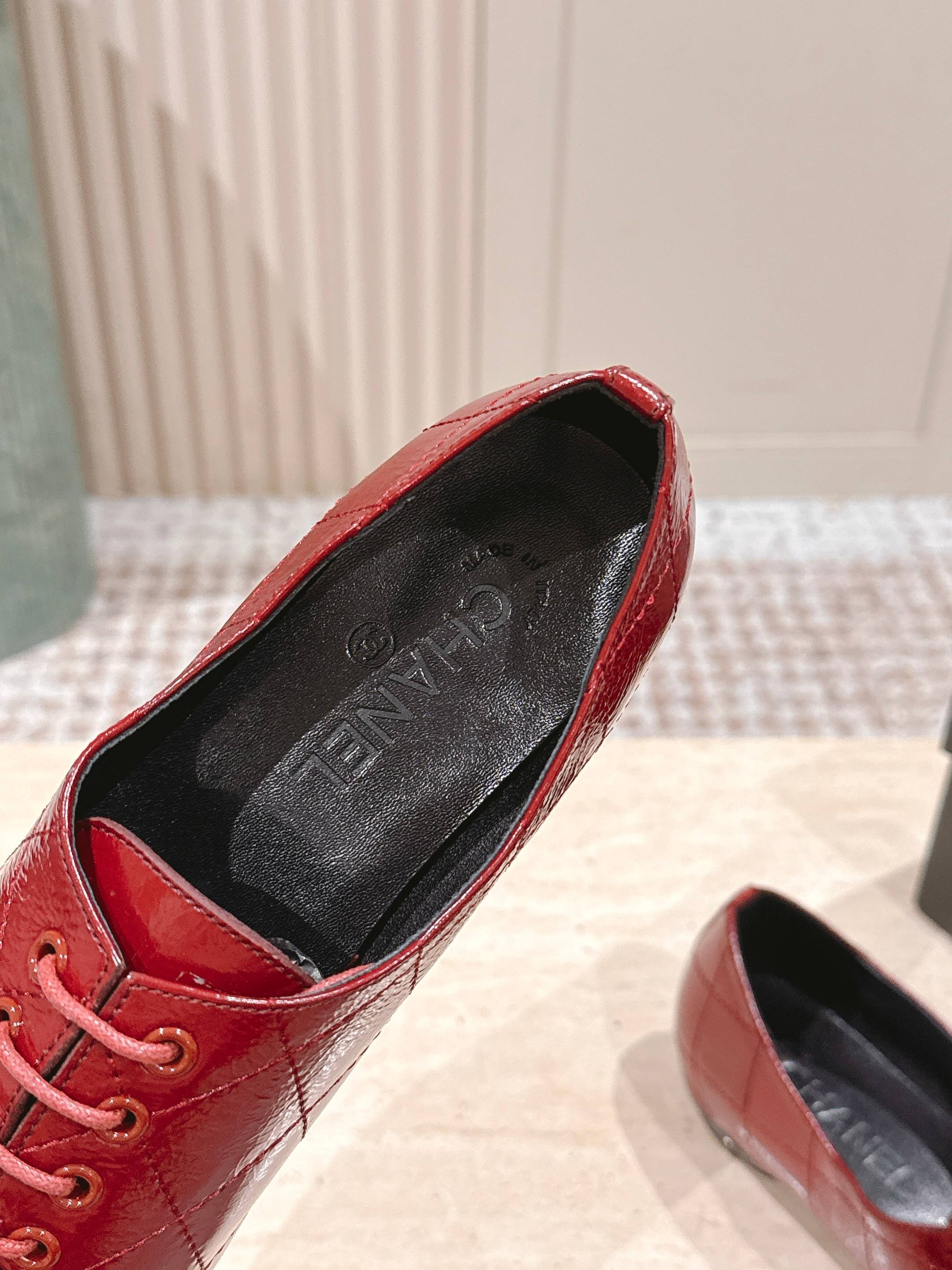 Luxury Red Quilted Patent Leather Flats with CC Logo Toe