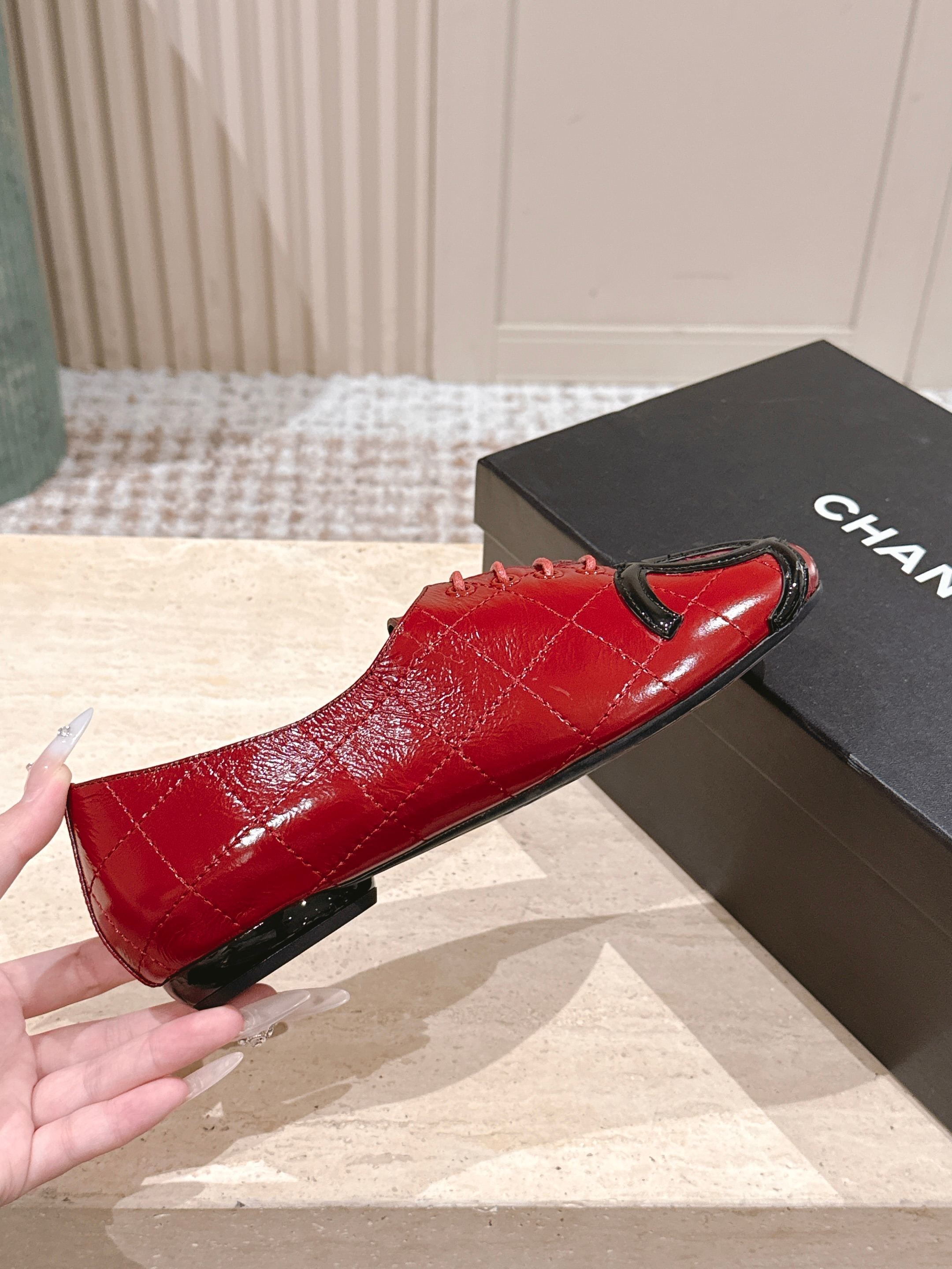 Luxury Red Quilted Patent Leather Flats with CC Logo Toe