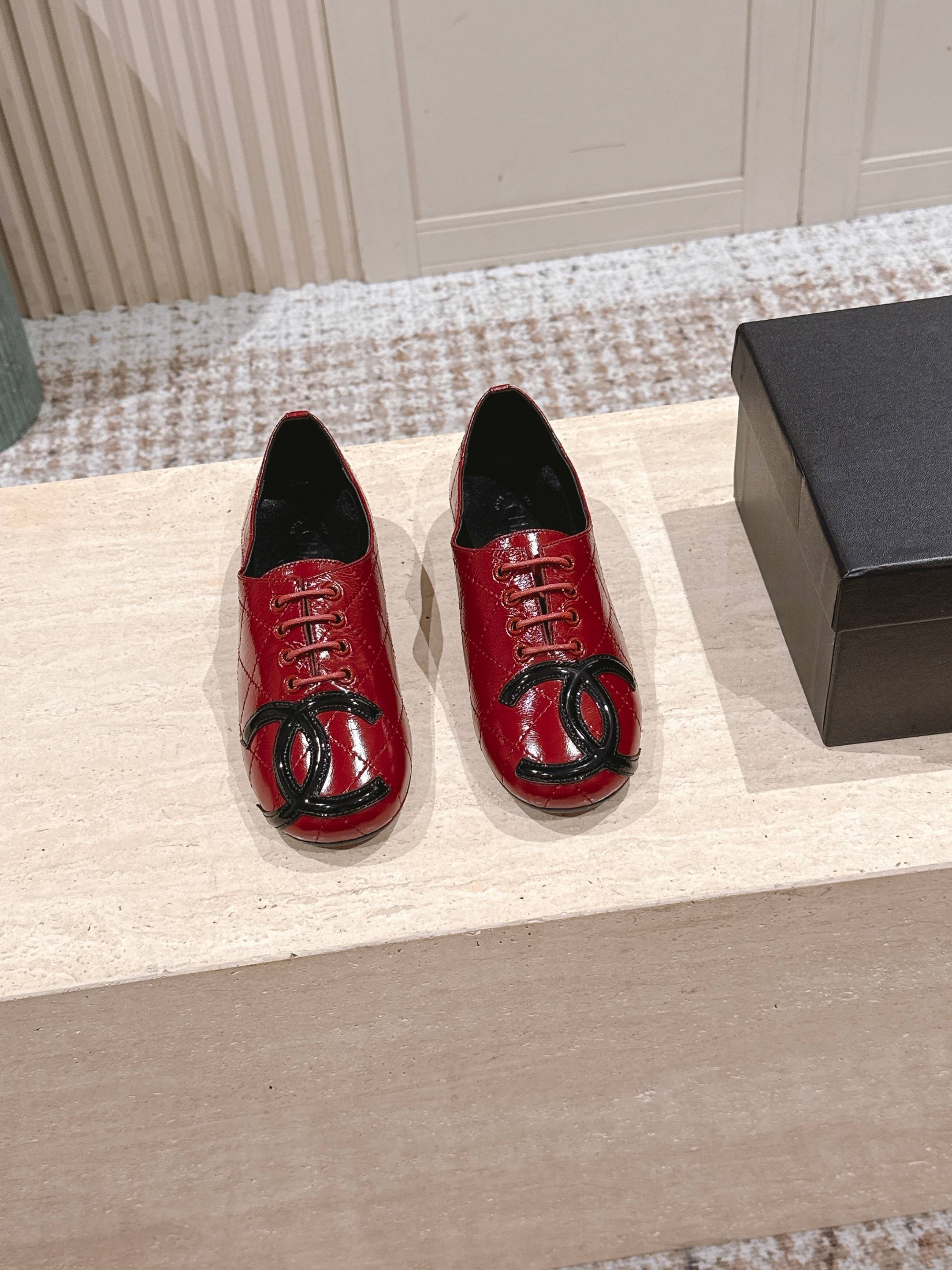 Luxury Red Quilted Patent Leather Flats with CC Logo Toe