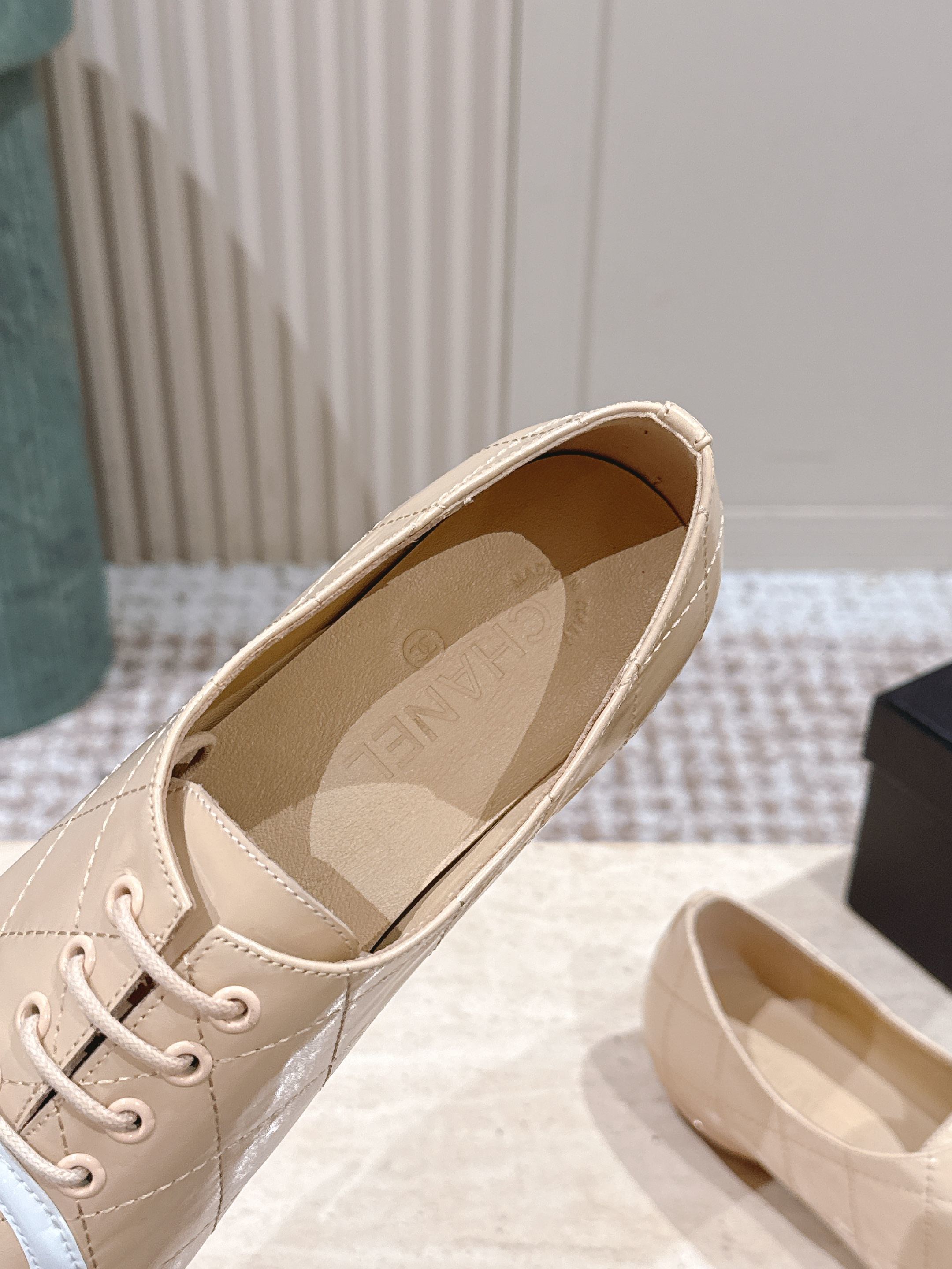 Luxury Quilted Beige Flats - Elegant Lace-Up Ballet Shoes for Women