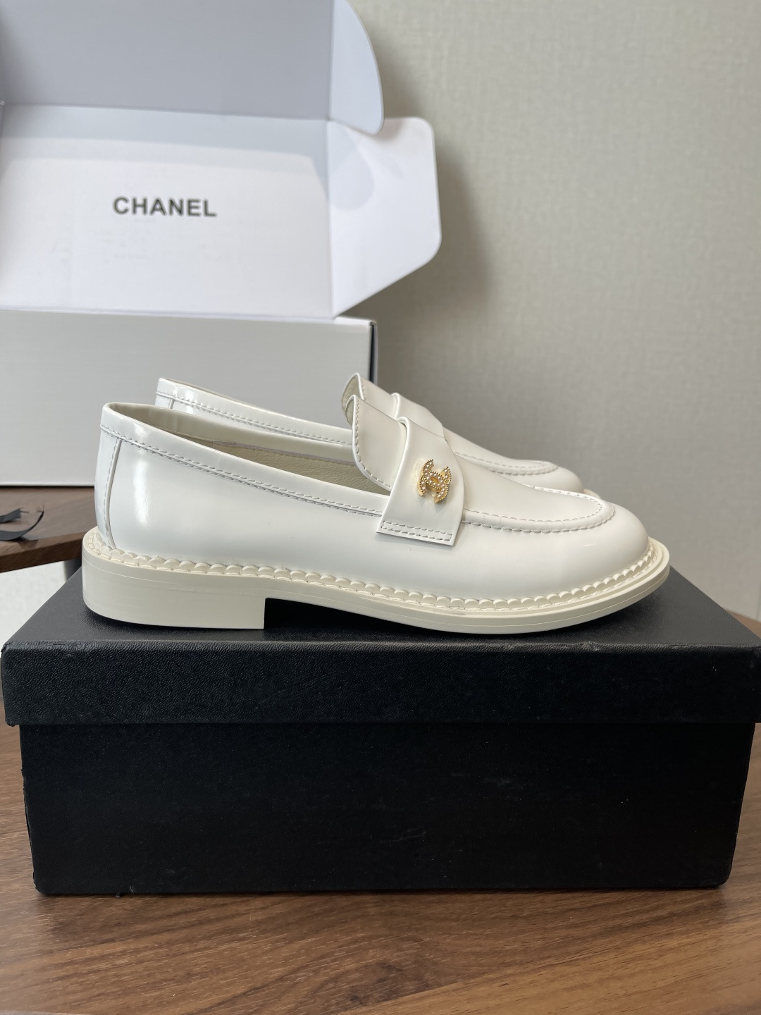 Luxury White Patent Leather Loafers with Gold Logo Hardware