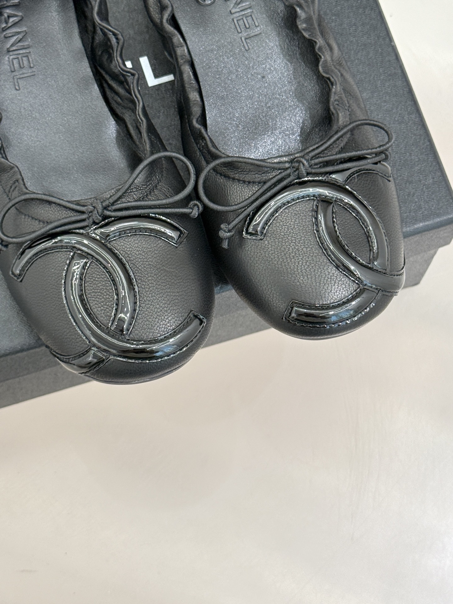 Chanel Black Leather Ballet Flats with CC Logo and Bow