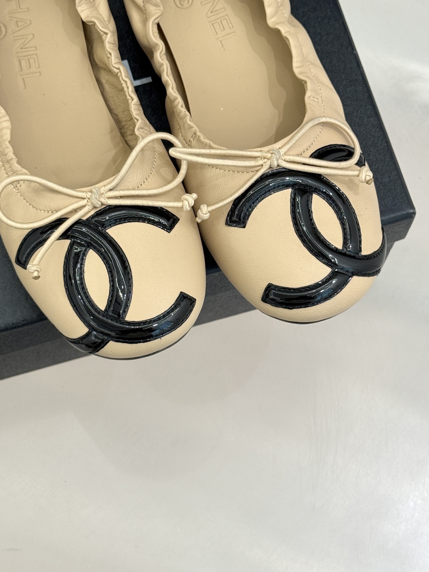Chanel Lambskin Ballerina Flats - Beige & Black CC Logo