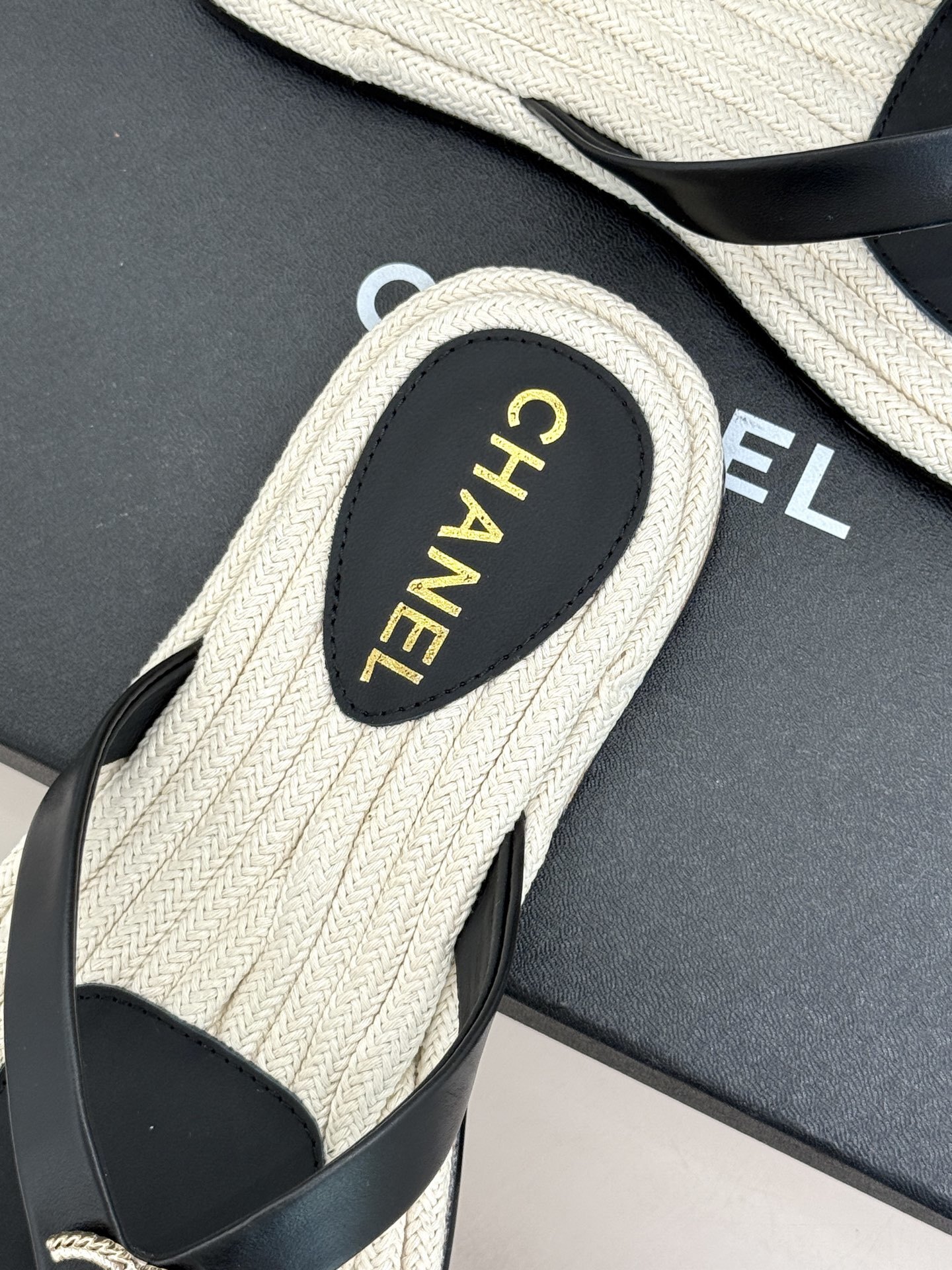 Chanel Luxury Black Leather Thong Sandals with Gold CC Logo
