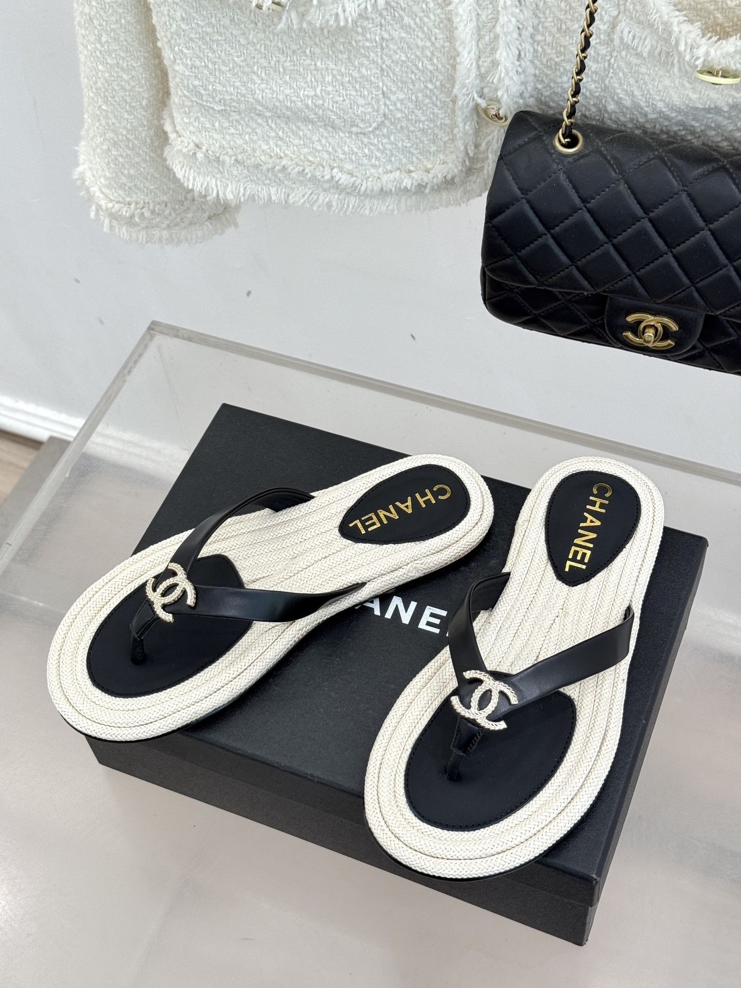 Chanel Luxury Black Leather Thong Sandals with Gold CC Logo