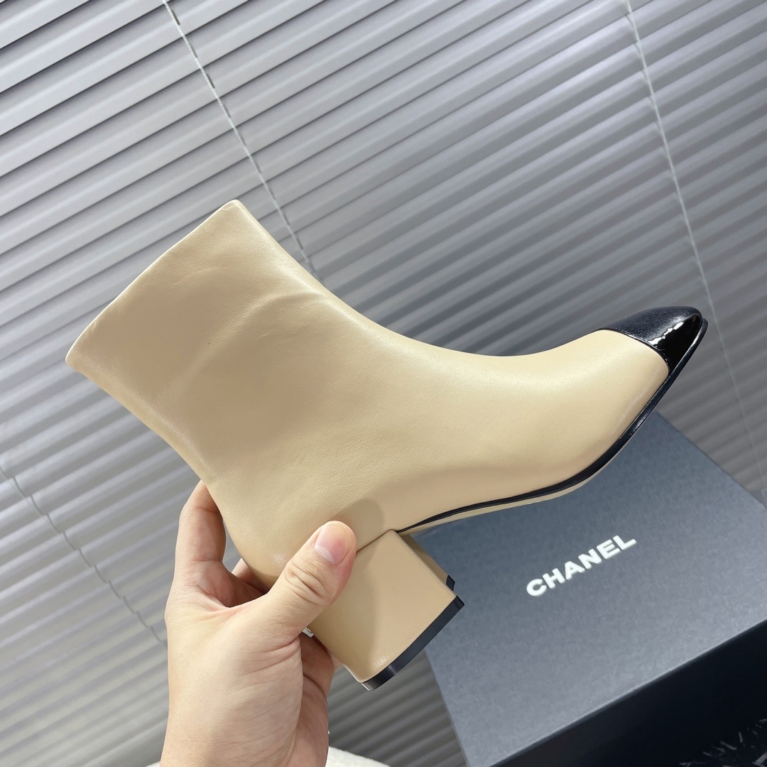 Luxury Two-Tone Leather Ankle Boots with Block Heel - Beige/Black