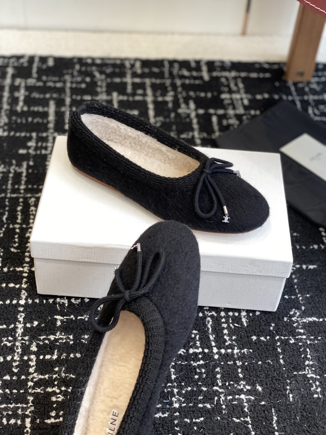 Elegant Black Wool Ballet Flats with Warm Shearling Lining