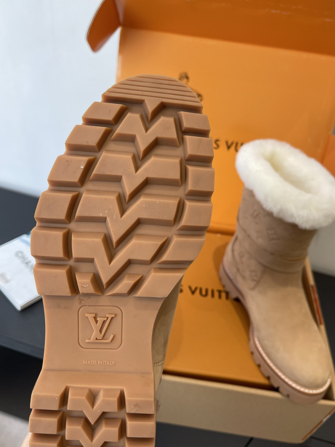 Louis Vuitton Aspen Flat Ankle Boots - Beige Suede Shearling