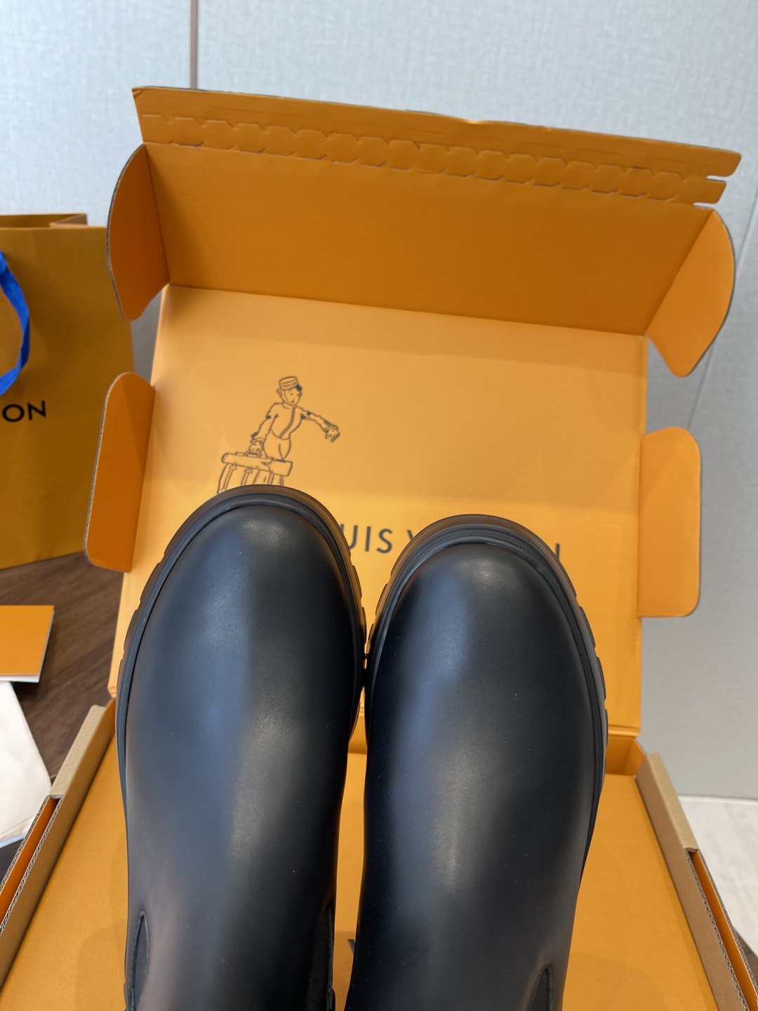 Louis Vuitton Drops Flat Half Boot Black Rubber Rain Chelsea Boots