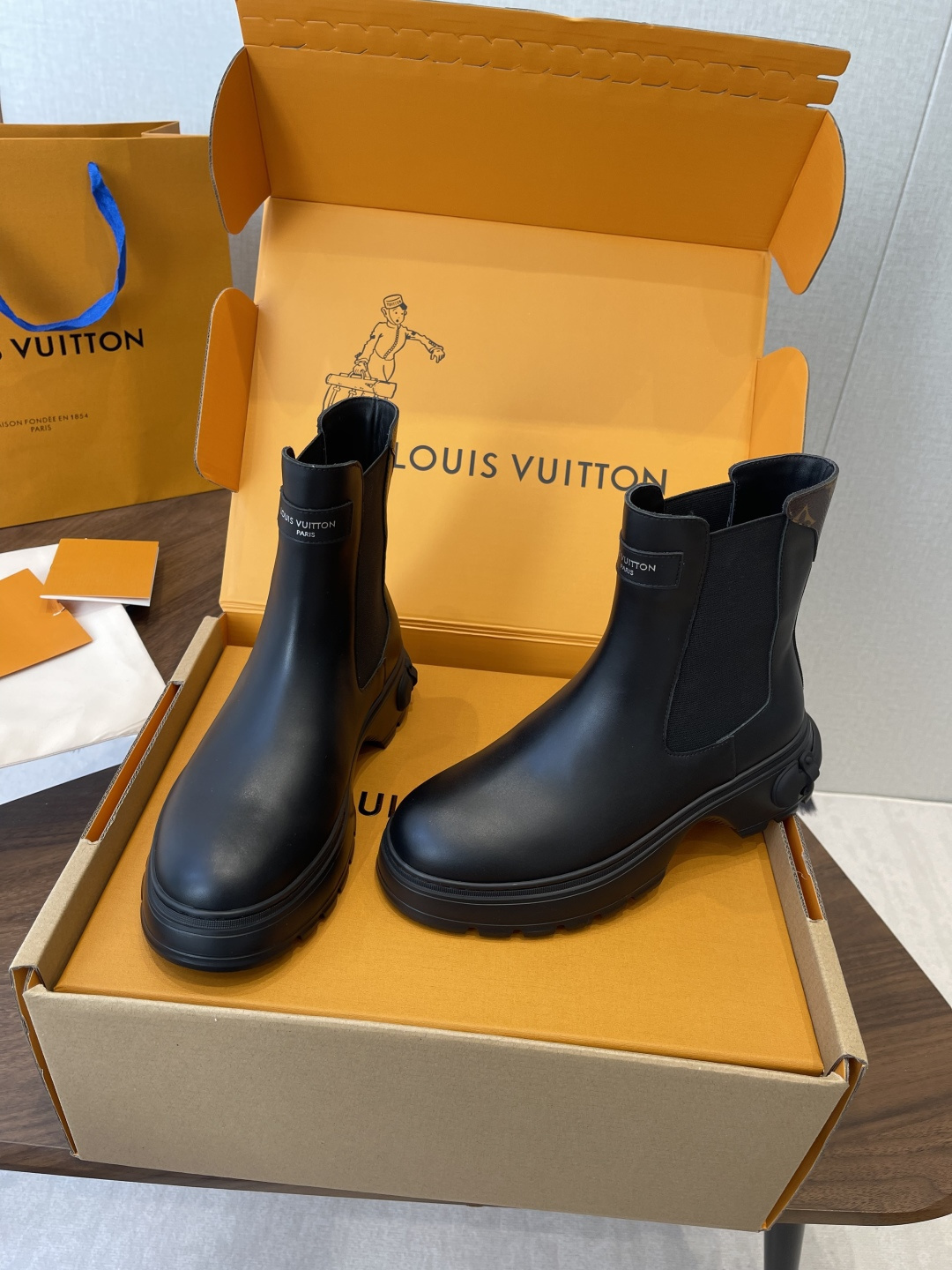 Louis Vuitton Drops Flat Half Boot Black Rubber Rain Chelsea Boots