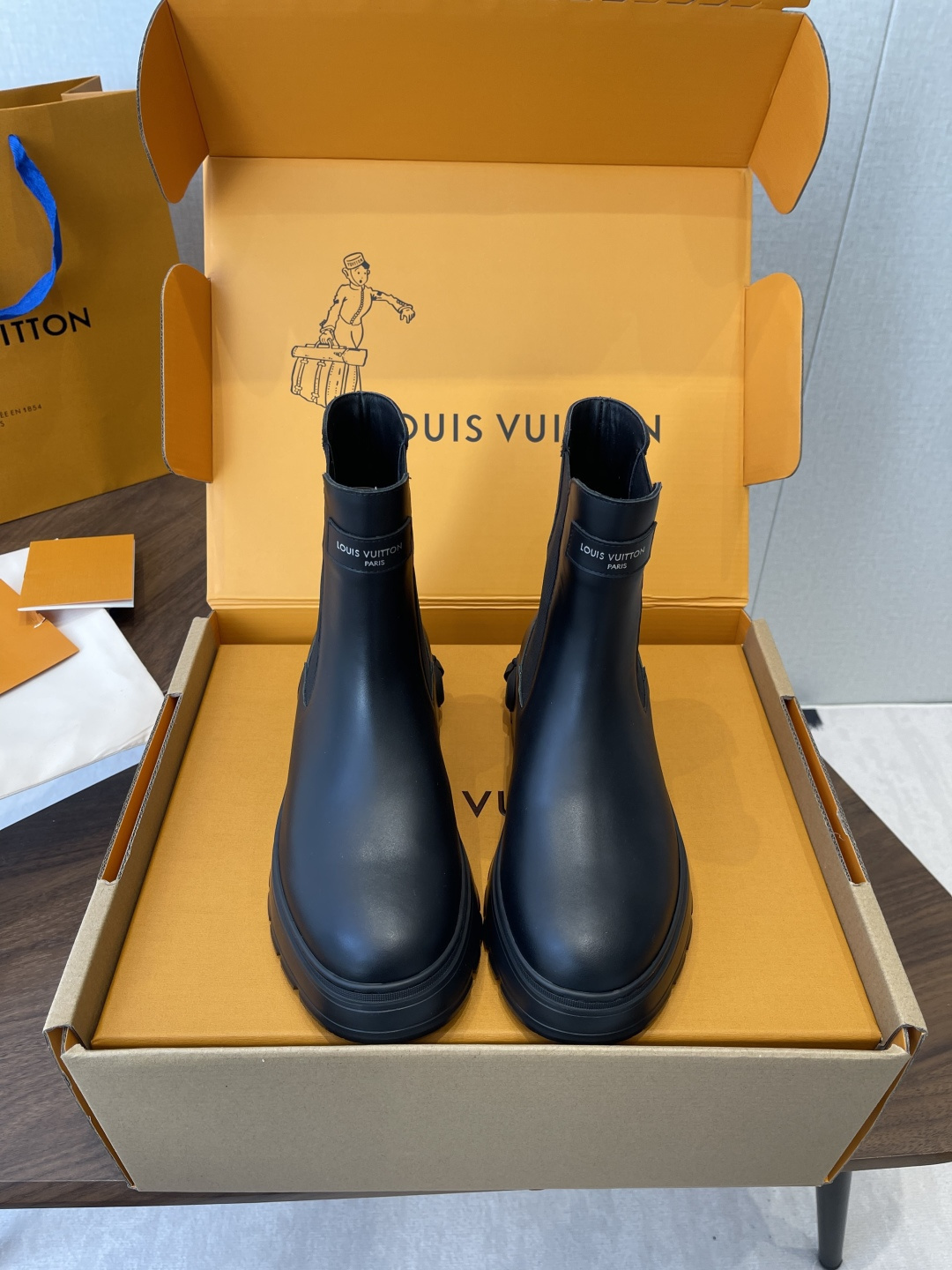 Louis Vuitton Drops Flat Half Boot Black Rubber Rain Chelsea Boots